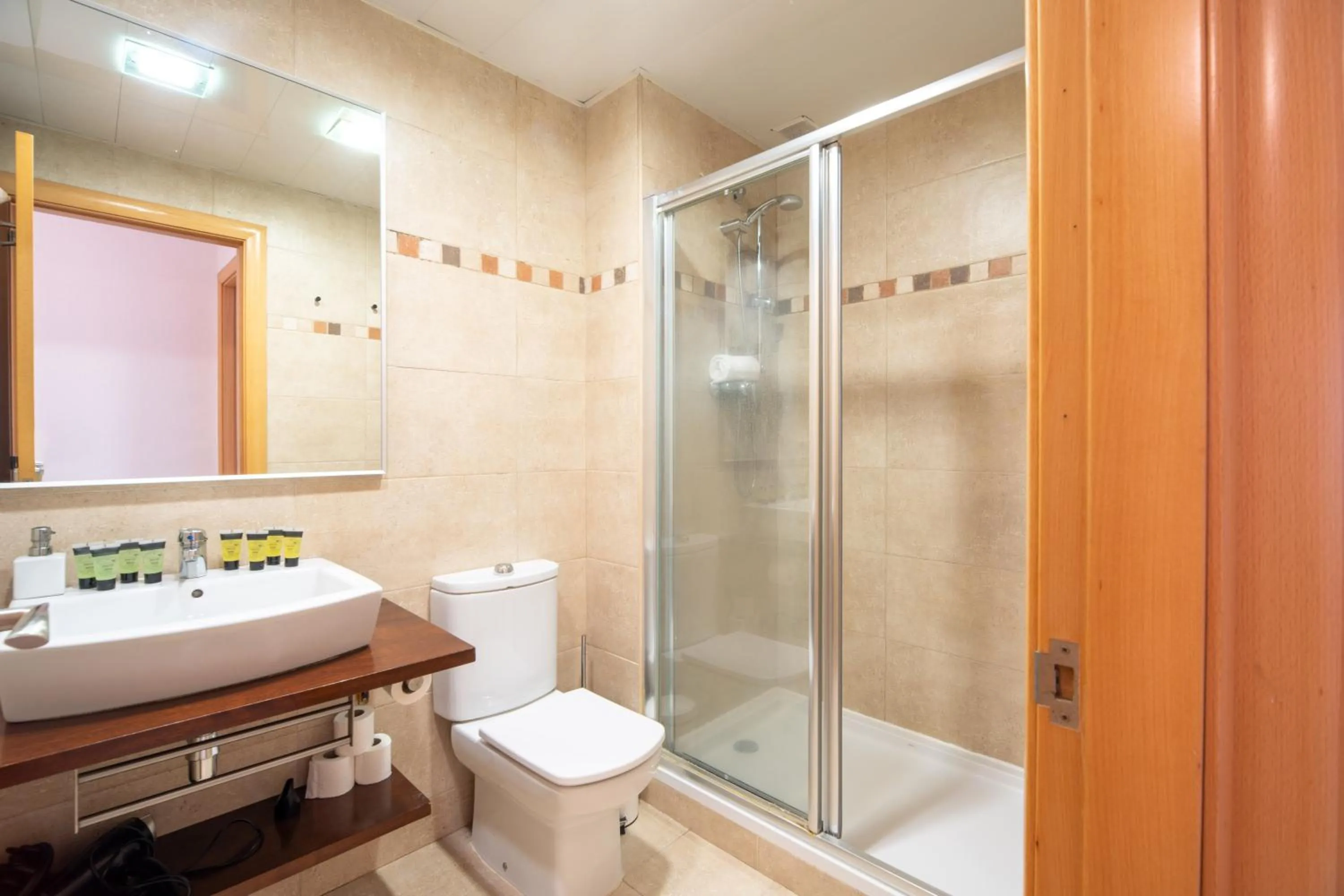 Shower in Feelathome Poblenou Beach Apartments