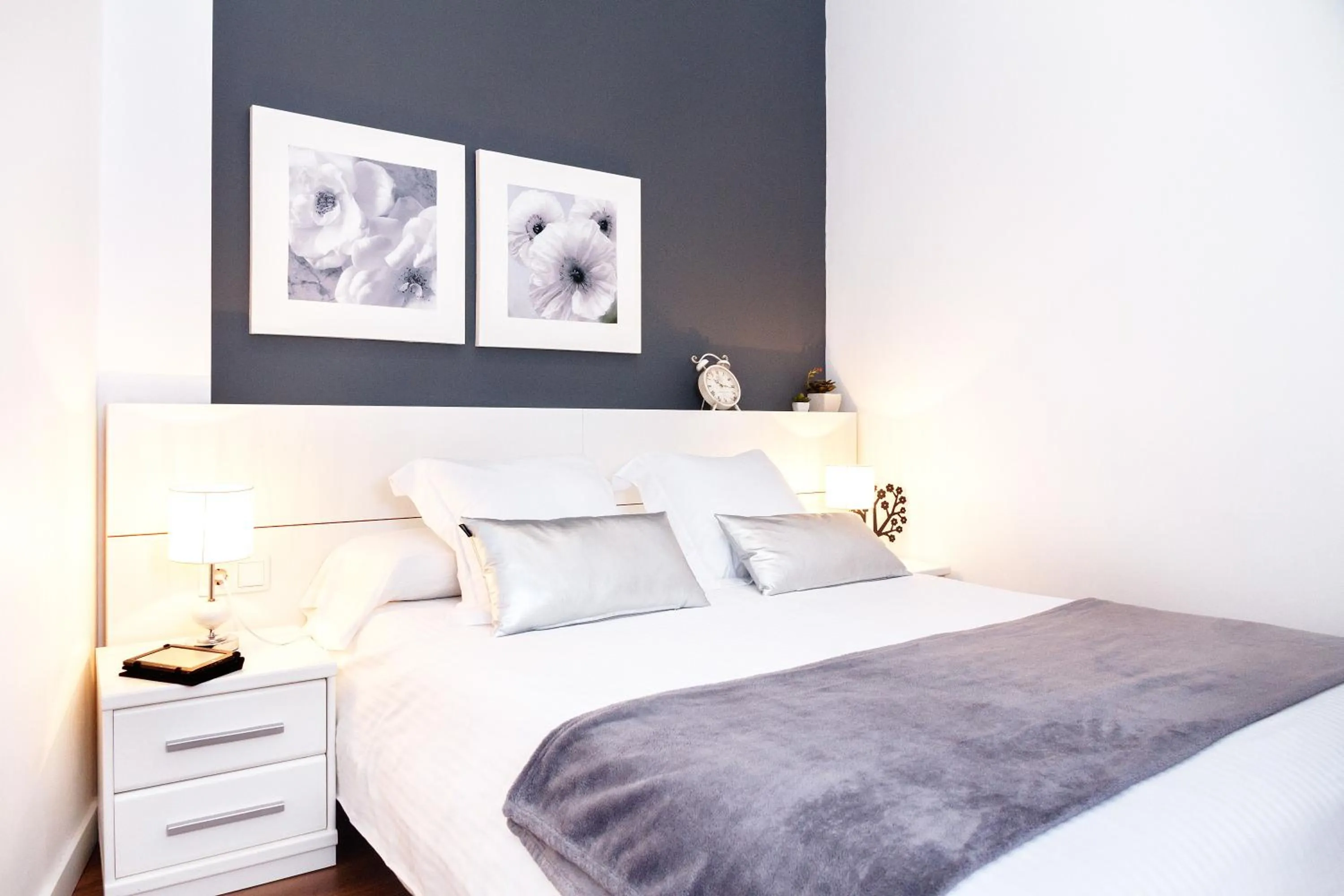 Bed in Feelathome Poblenou Beach Apartments