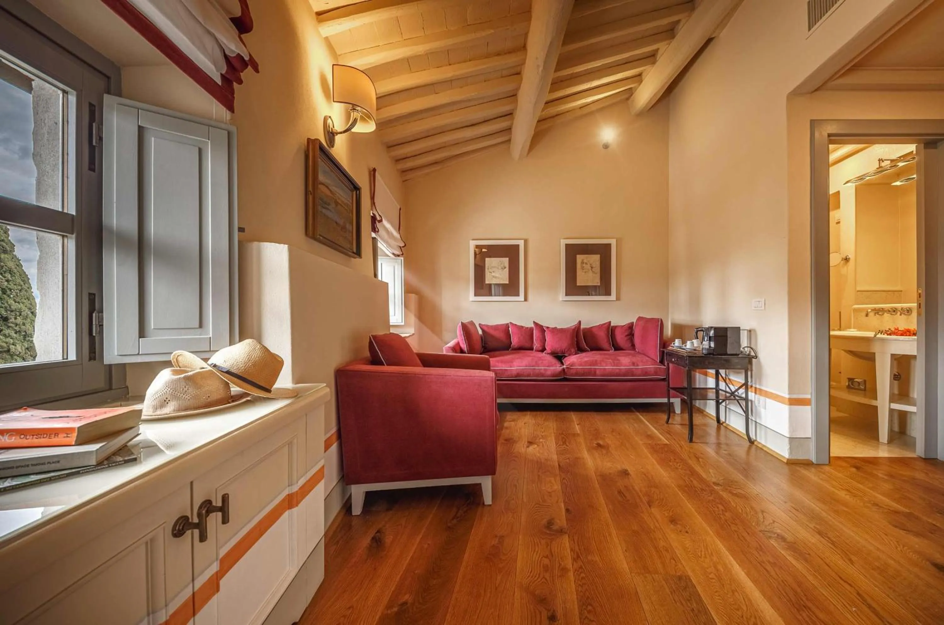 Living room in Borgo Scopeto Wine & Country Relais