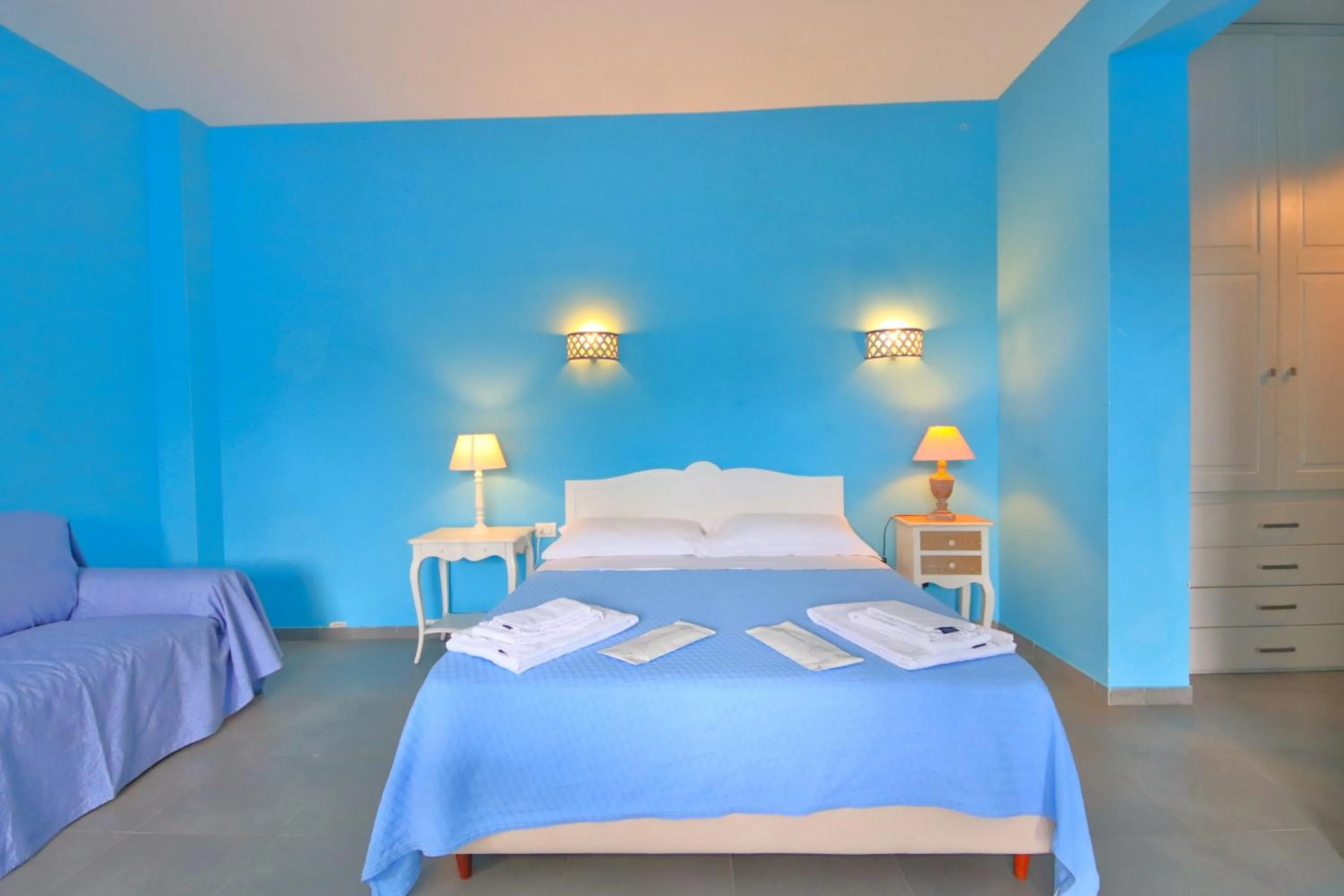 Bed in Villa i Giardini di Limoni by KlabHouse
