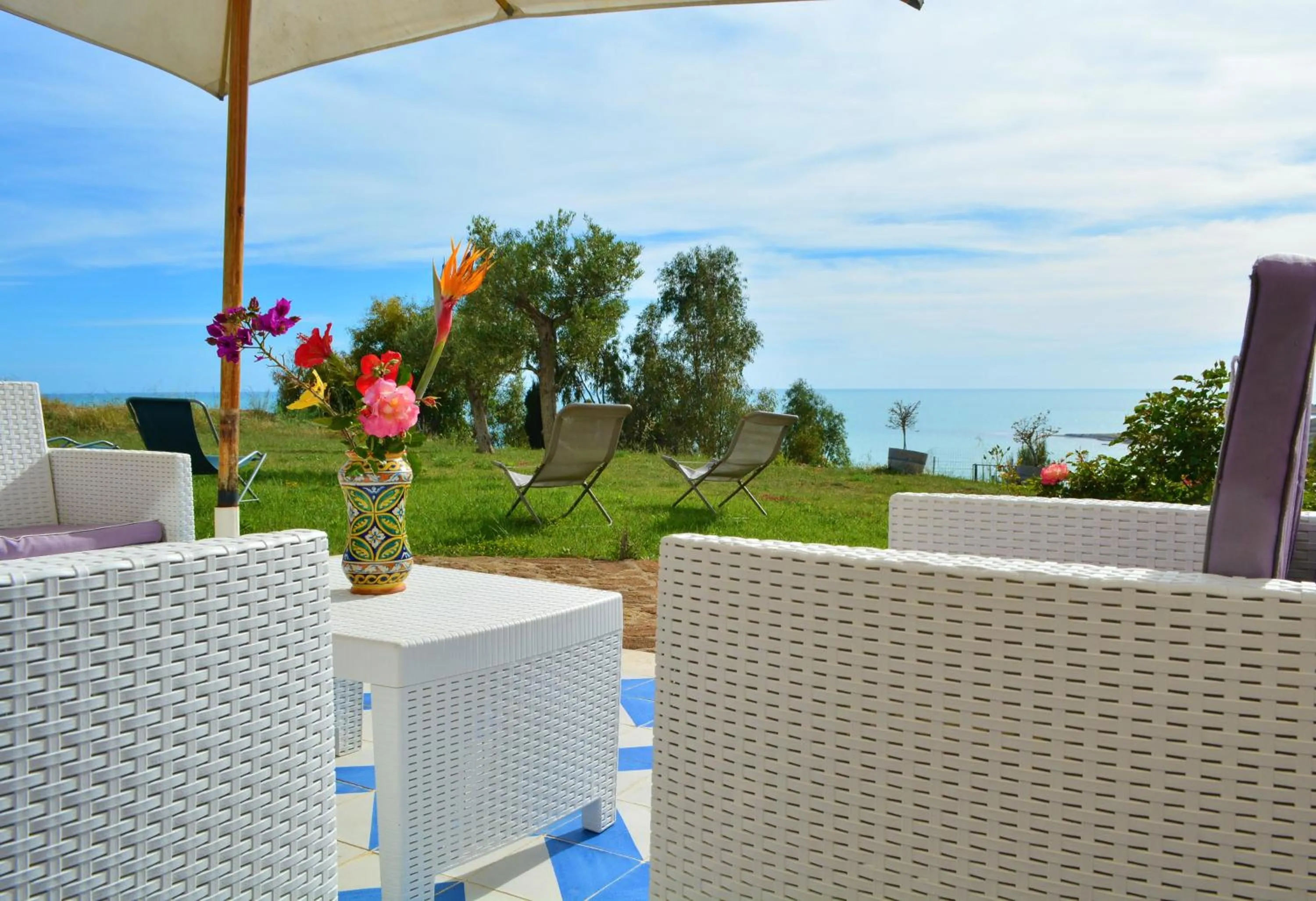 Patio in Villa i Giardini di Limoni by KlabHouse