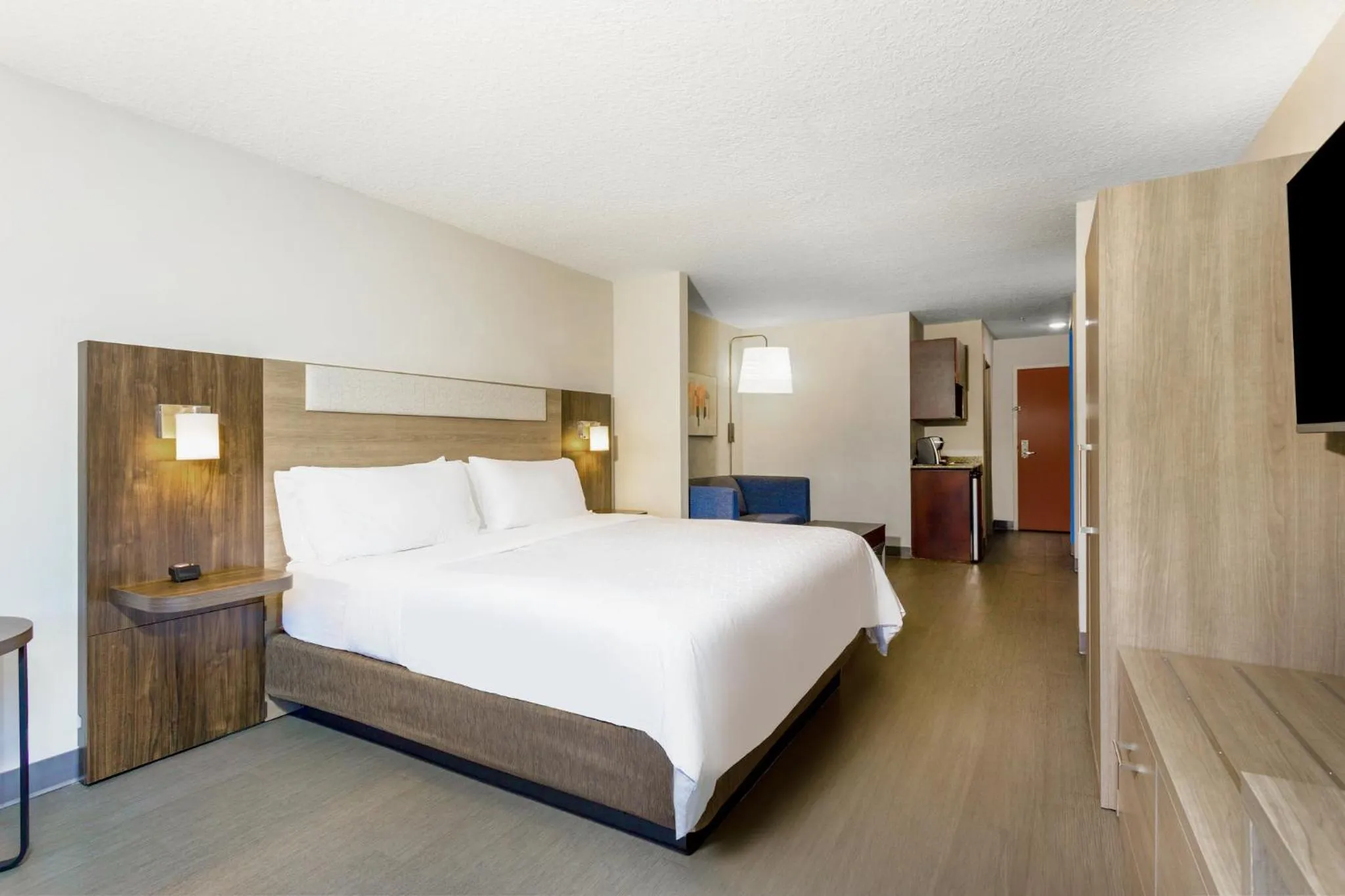 Photo of the whole room, Bed in Holiday Inn Express & Suites Jacksonville - Atlantic Beach by IHG