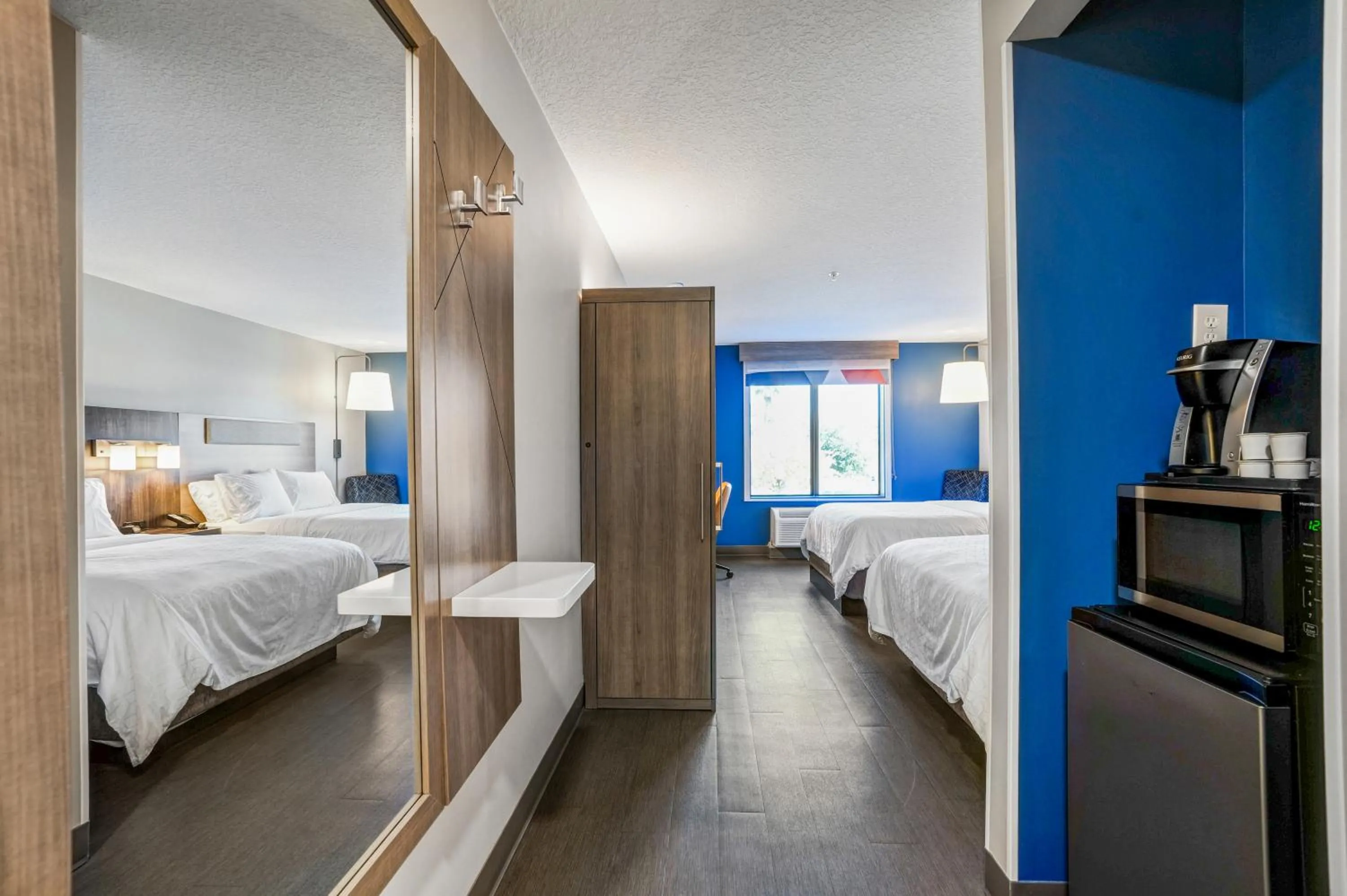 Bed in Holiday Inn Express & Suites Jacksonville - Atlantic Beach by IHG