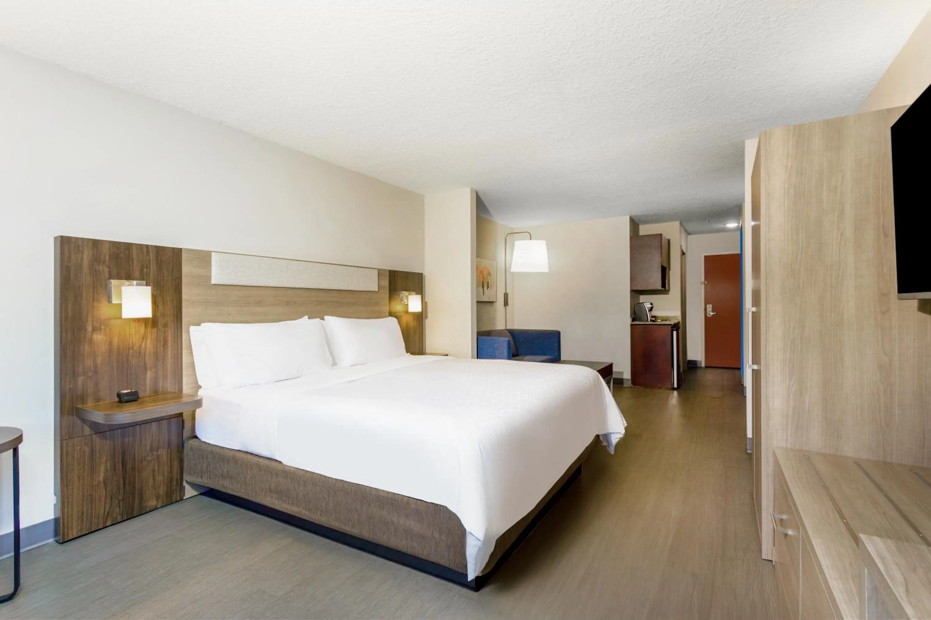 Photo of the whole room, Bed in Holiday Inn Express & Suites Jacksonville - Atlantic Beach by IHG