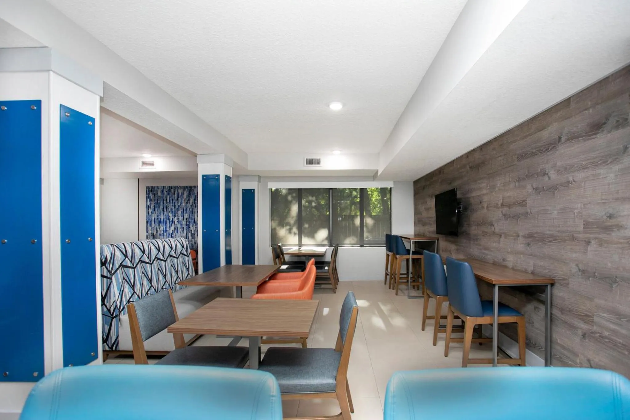 Breakfast in Holiday Inn Express & Suites Jacksonville - Atlantic Beach by IHG