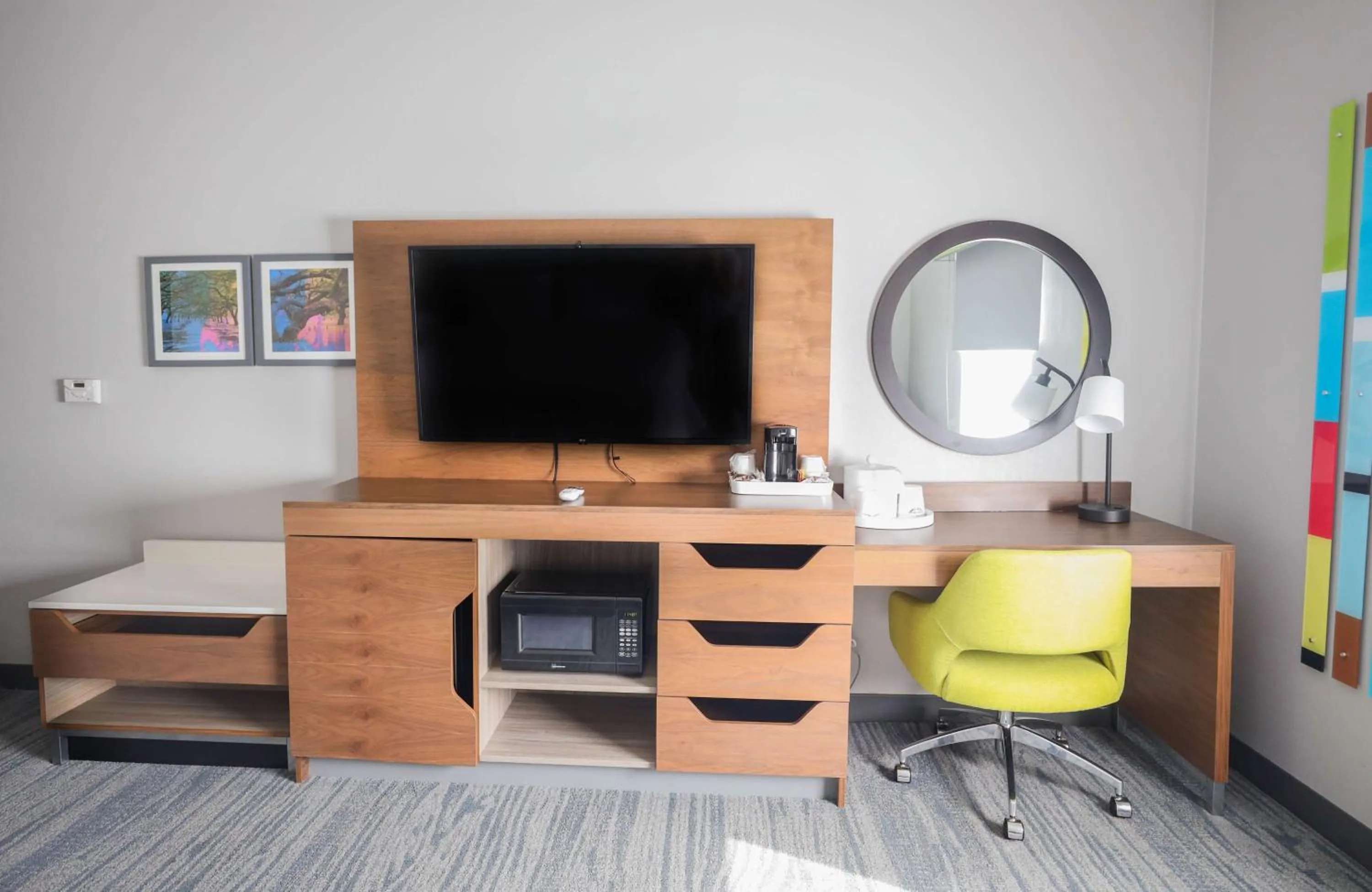 Bedroom in Hampton Inn & Suites Bay City