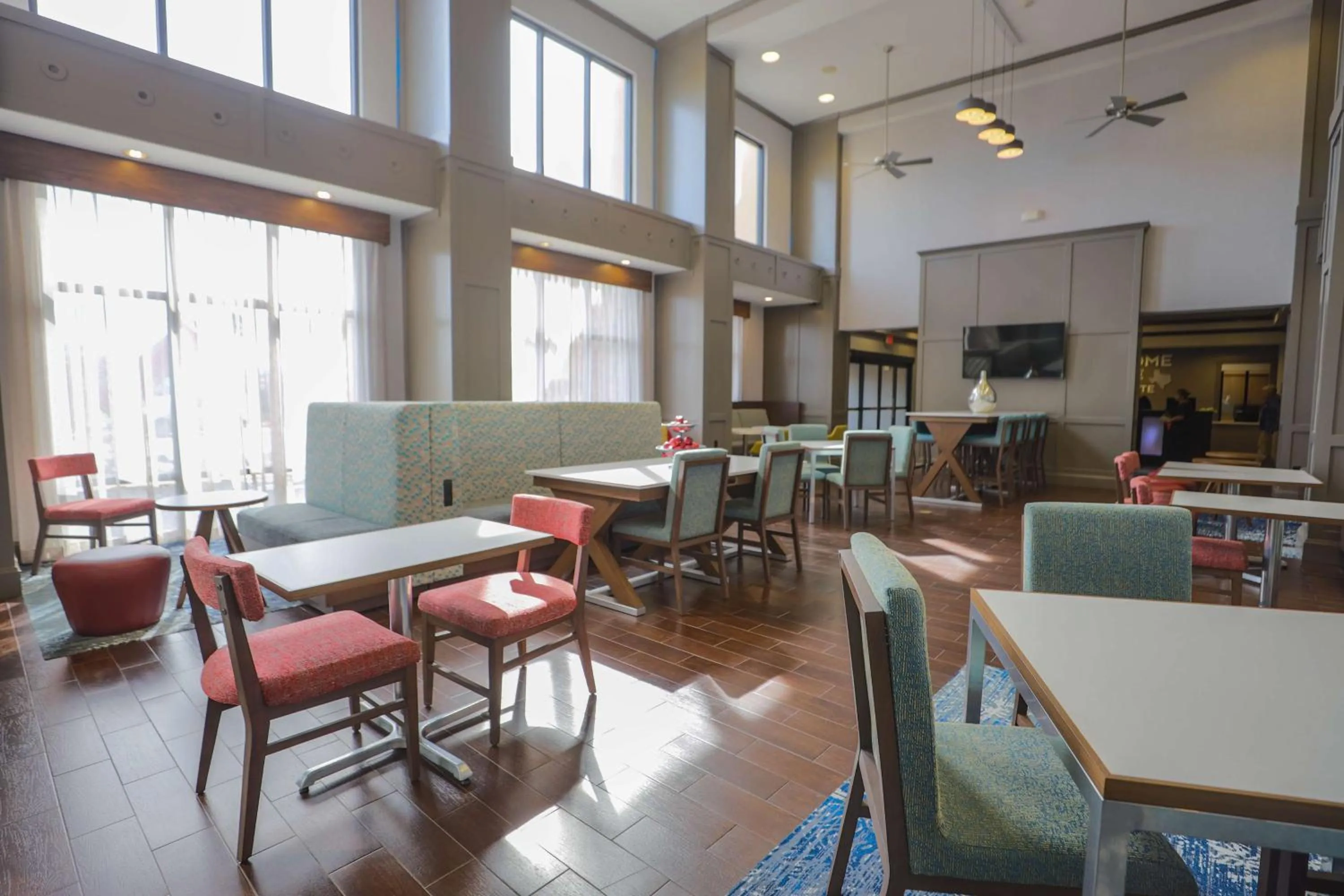 Lobby or reception in Hampton Inn & Suites Bay City
