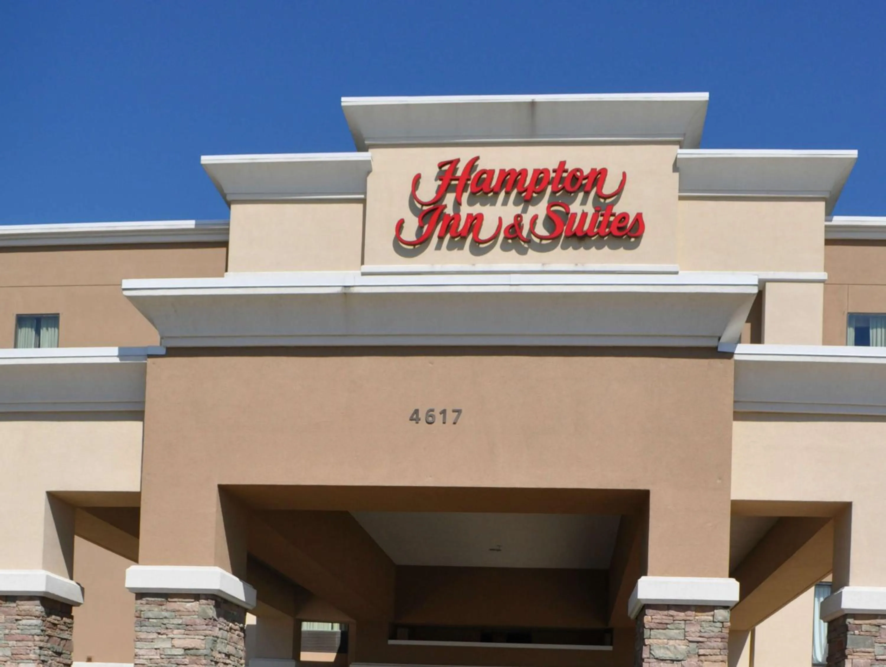 Property building in Hampton Inn & Suites Bay City