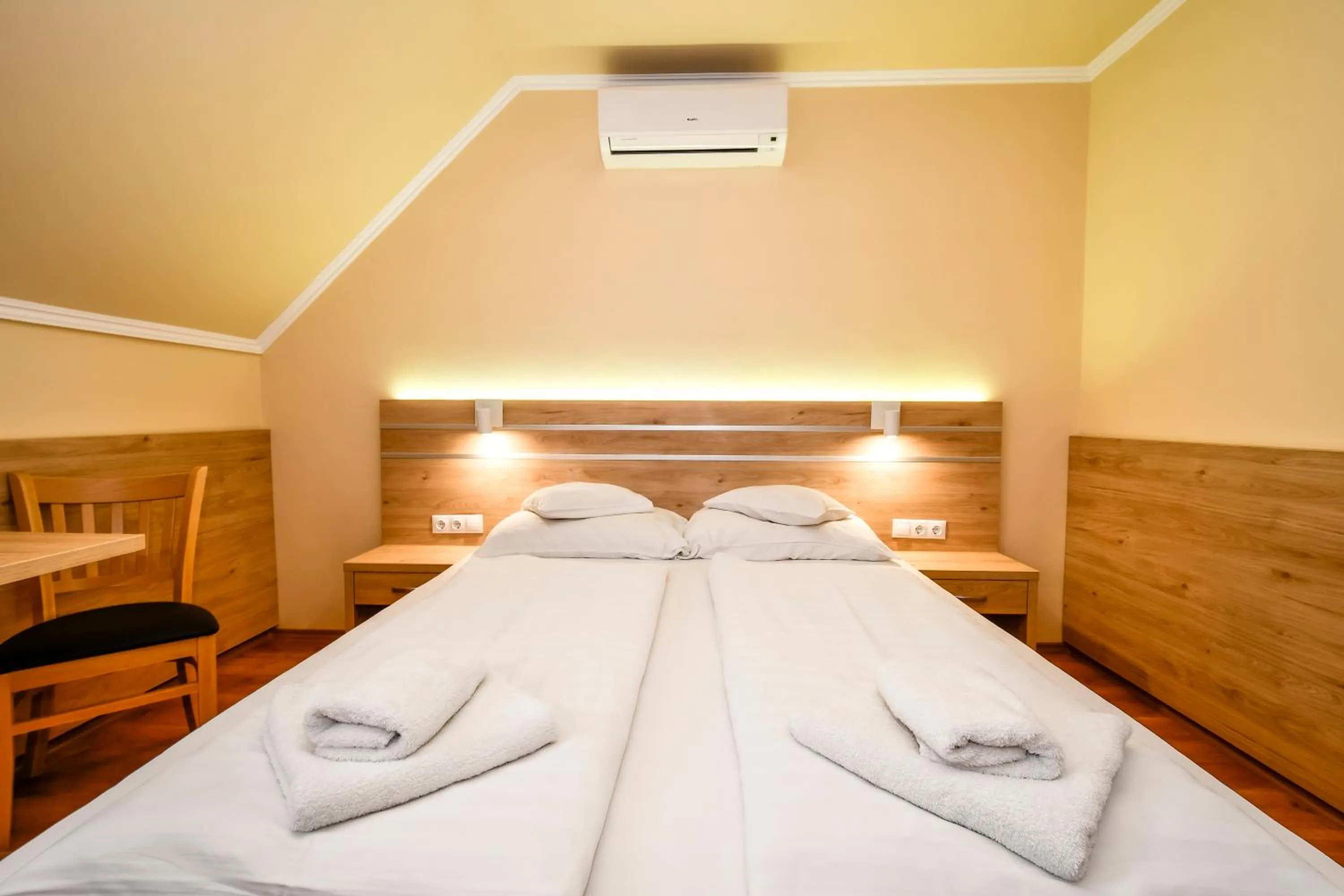 Bed in Hotel Rózsa Csárda