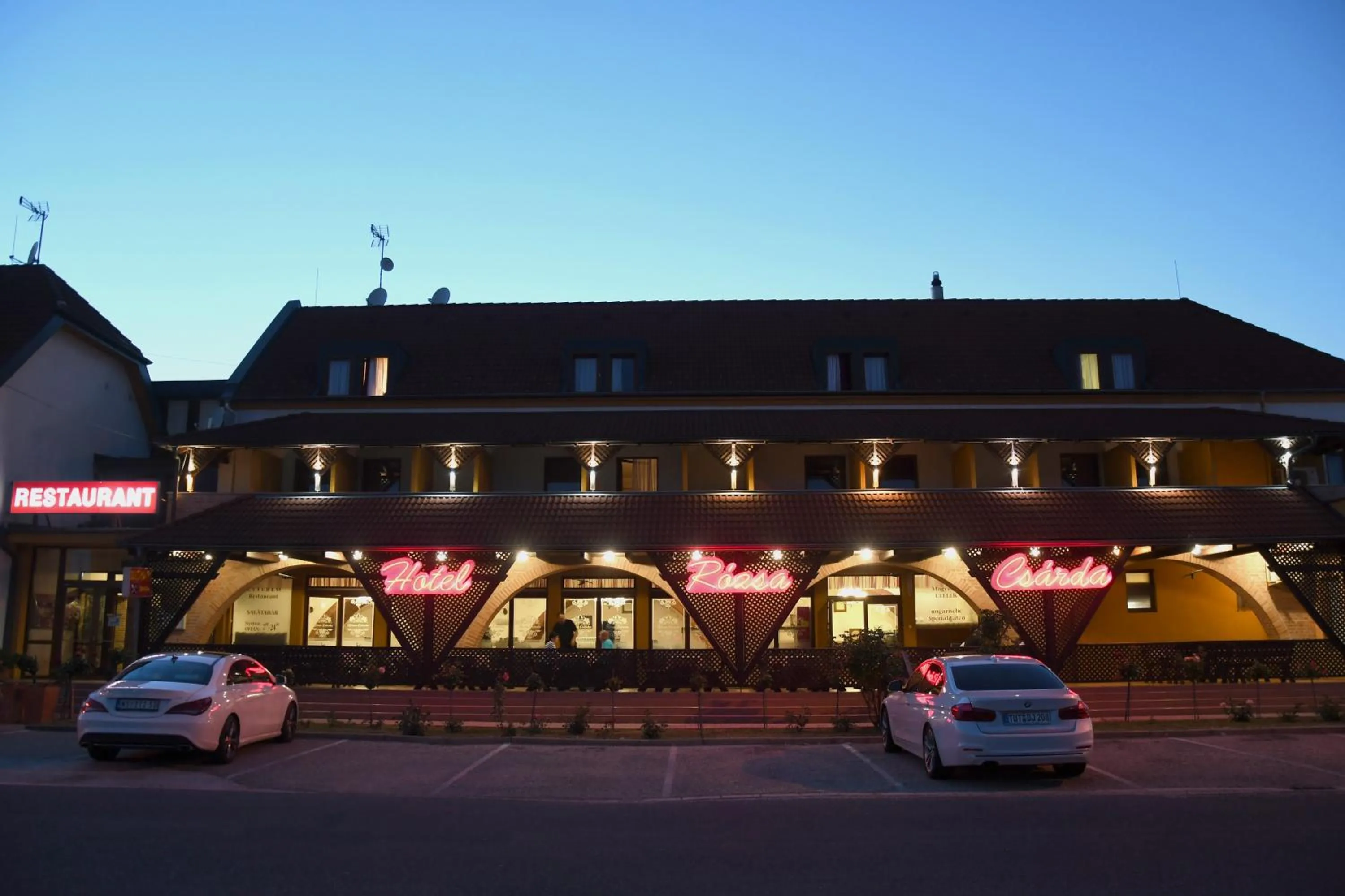 Property building in Hotel Rózsa Csárda