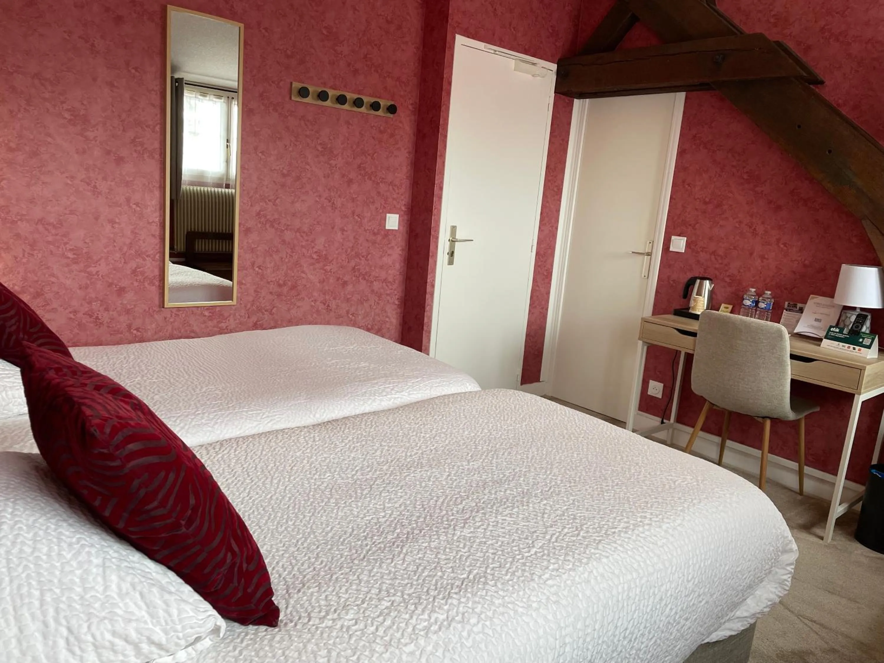 Bedroom, Bed in Logis Hôtel Le Saint Florent