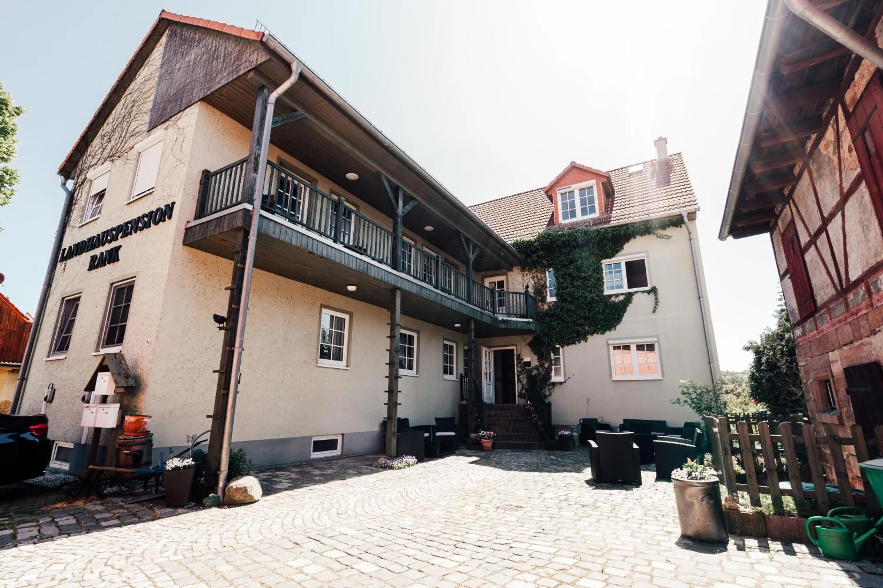 Property building in Landhauspension Rank