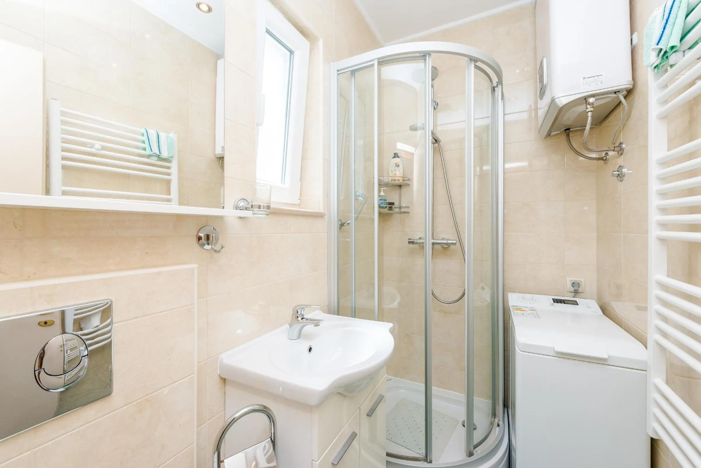 Shower in Apartment Julia
