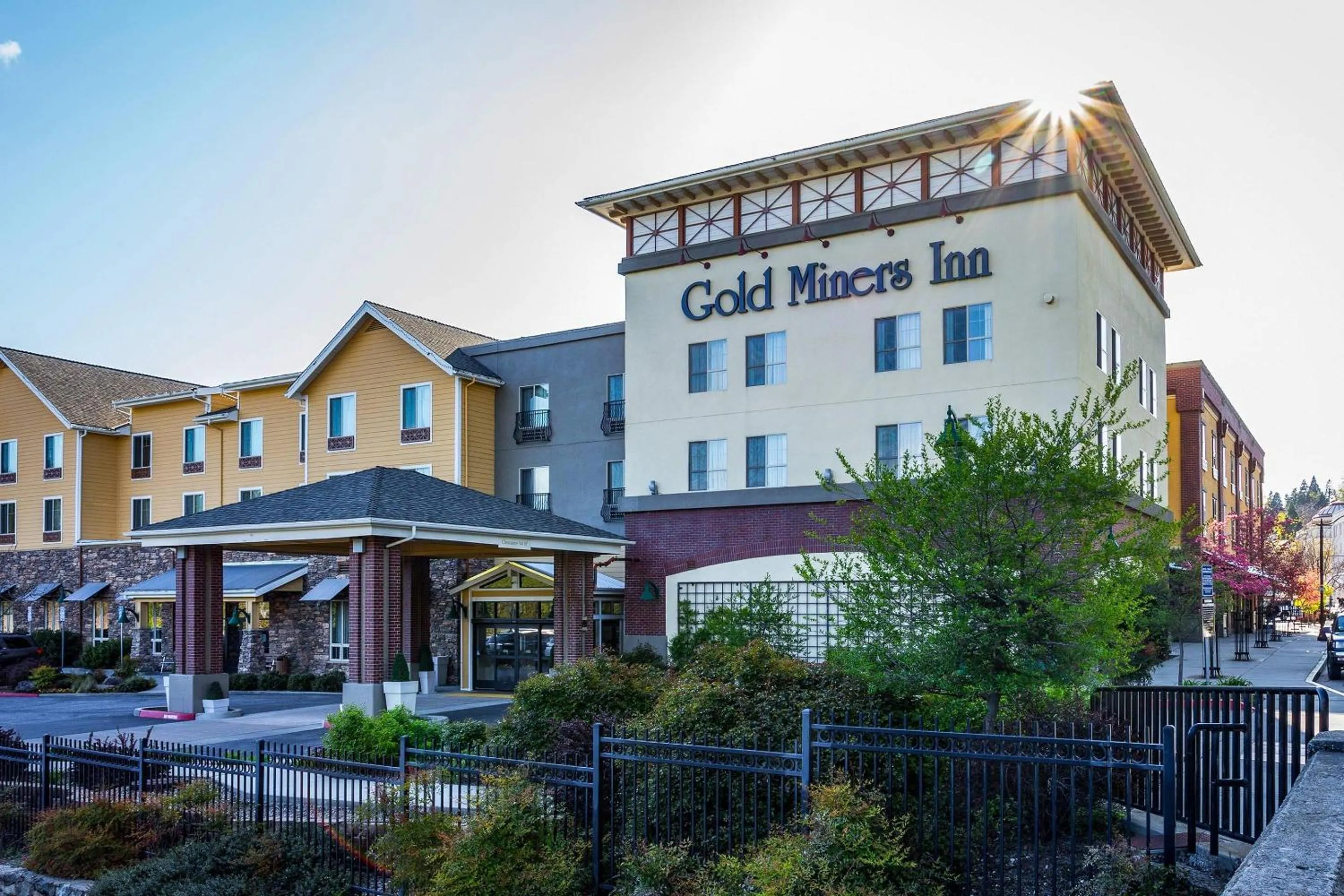 Property building in Gold Miners Inn Grass Valley, an Ascend Collection Hotel
