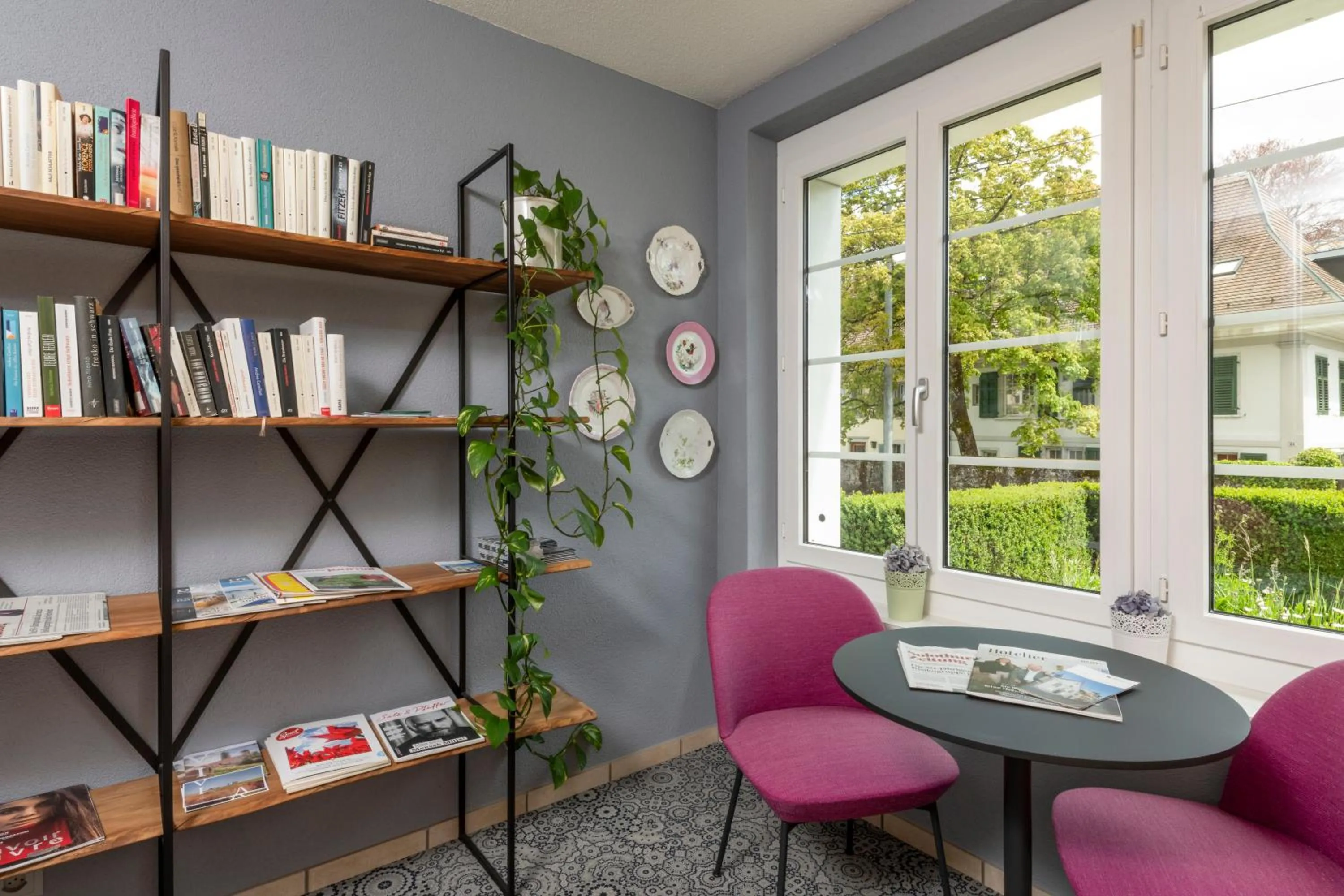 Library in Bären Self Check-in Hotel