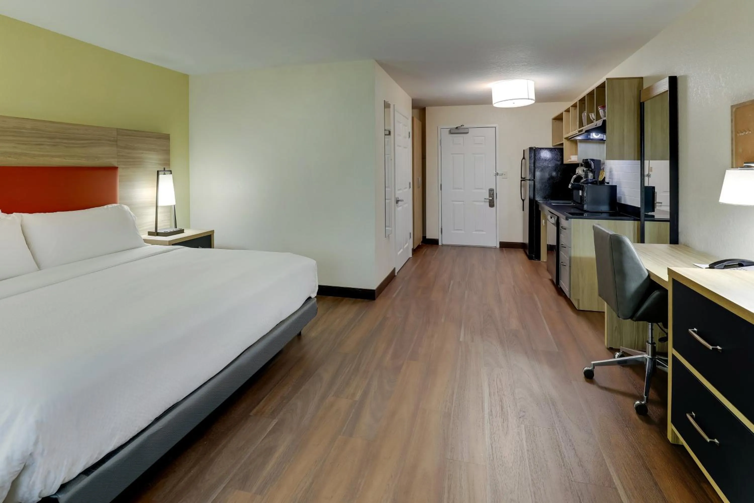 Photo of the whole room, Bed in Candlewood Suites Lexington by IHG