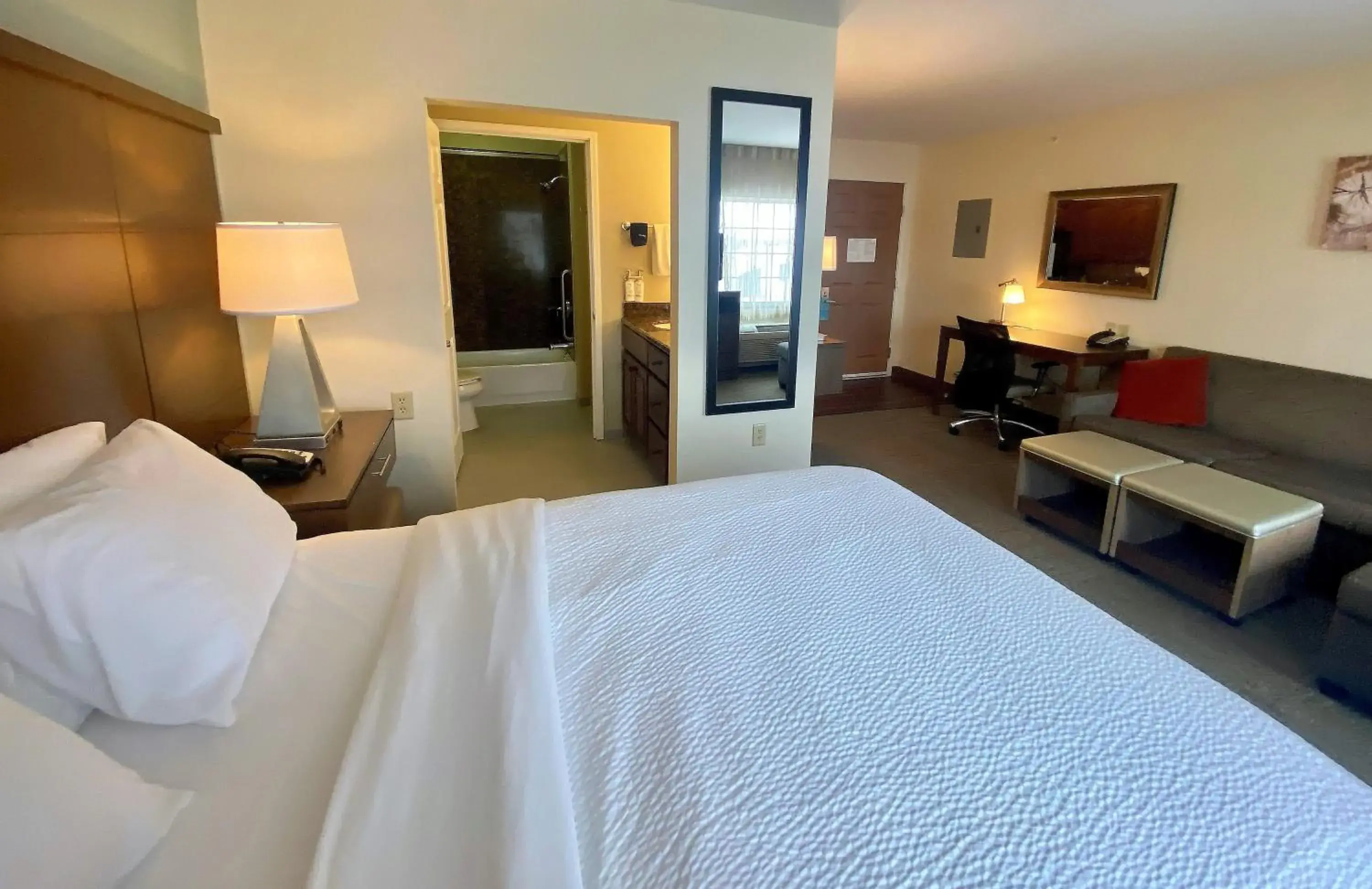 Studio Suite with Riverview in Staybridge Suites Great Falls by IHG Studio Suite with Riverview in Staybridge Suites Great Falls by IHG