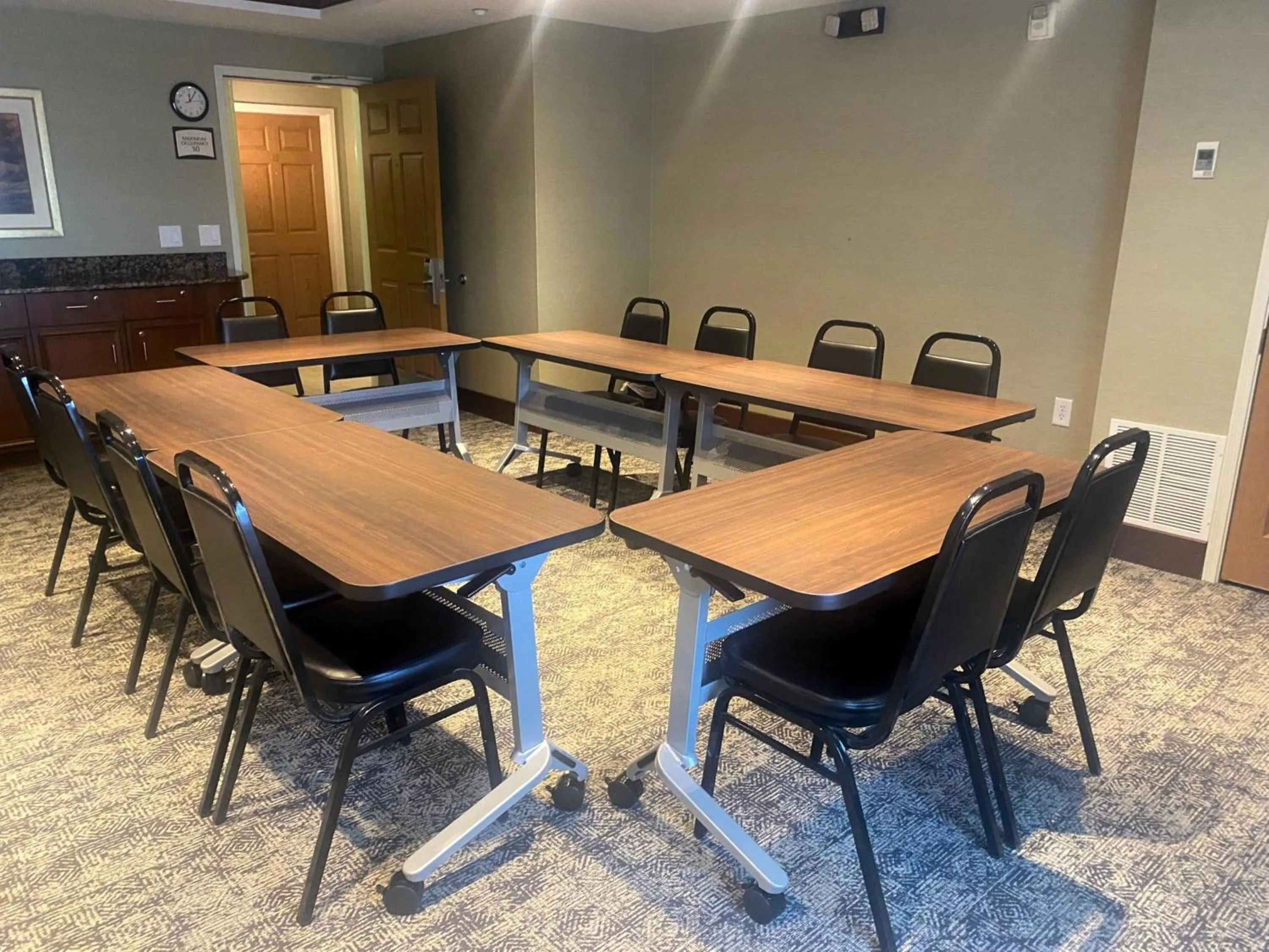 Meeting/conference room in Staybridge Suites Great Falls by IHG