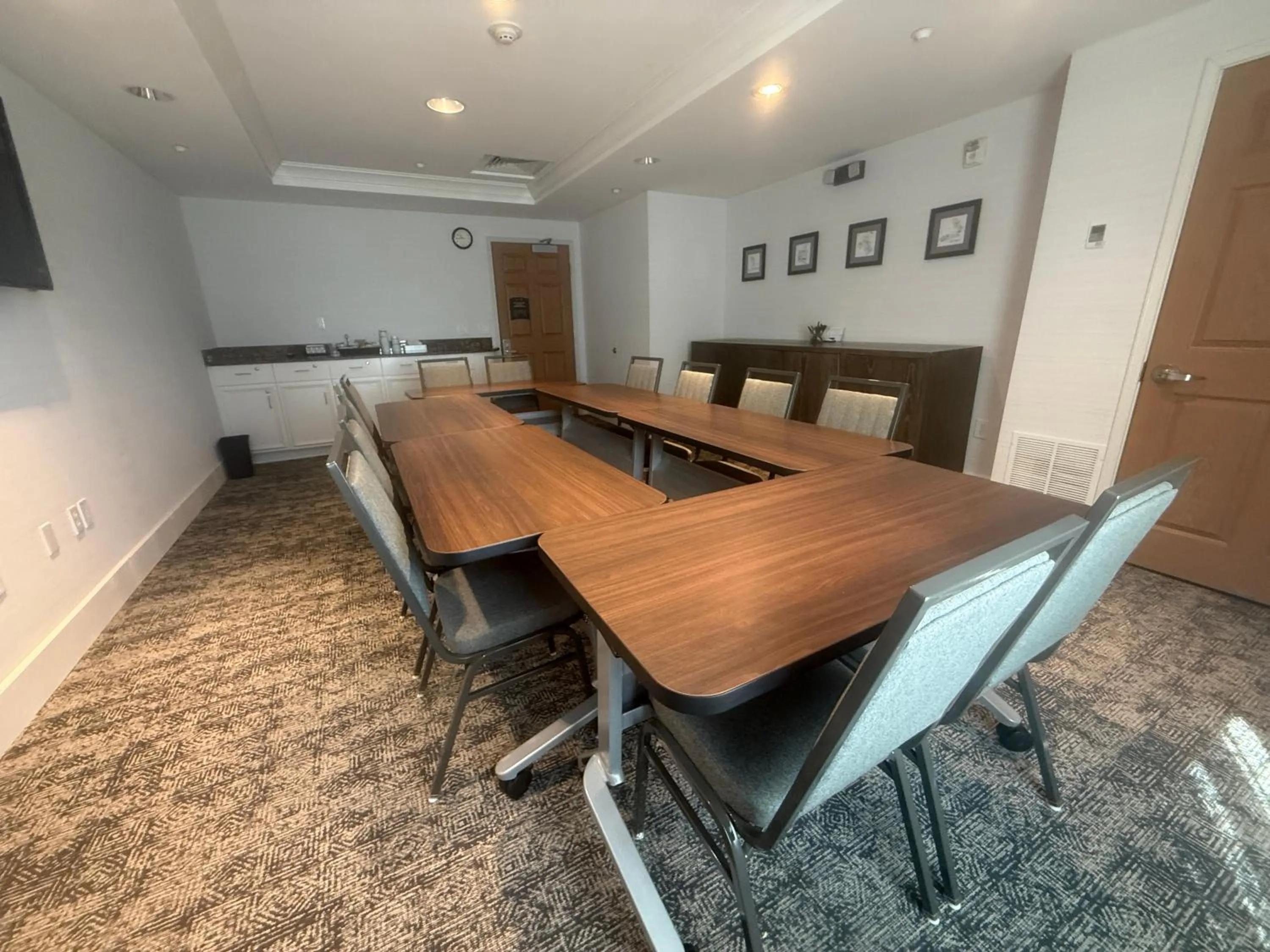 Meeting/conference room in Staybridge Suites Great Falls by IHG