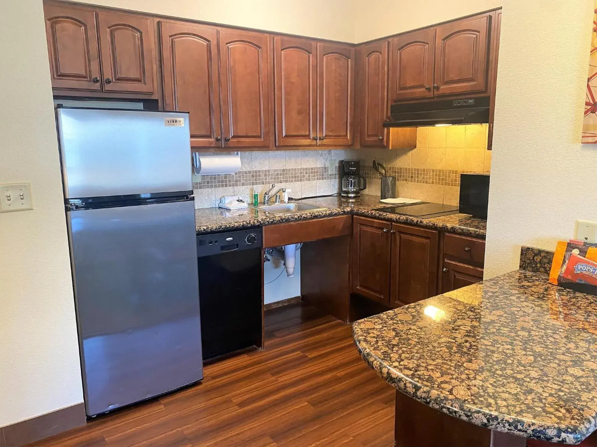 One-Bedroom Queen Room - Mobility/Hearing Accessible - Non-Smoking in Staybridge Suites Great Falls by IHG One-Bedroom Queen Room - Mobility/Hearing Accessible - Non-Smoking in Staybridge Suites Great Falls by IHG