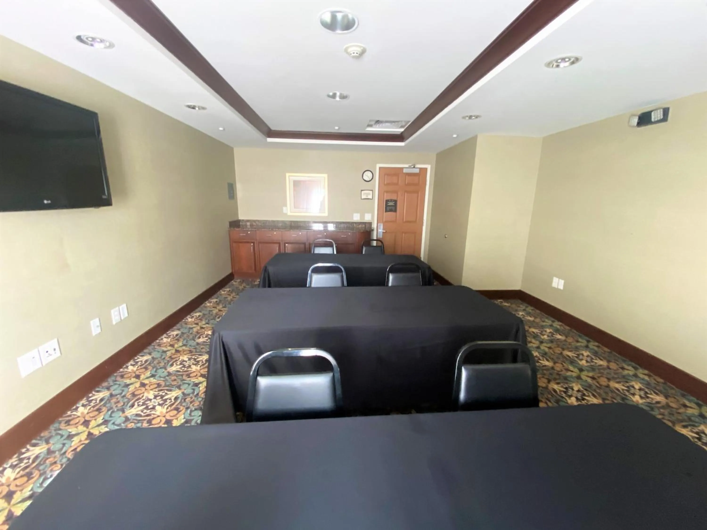 Meeting/conference room in Staybridge Suites Great Falls by IHG