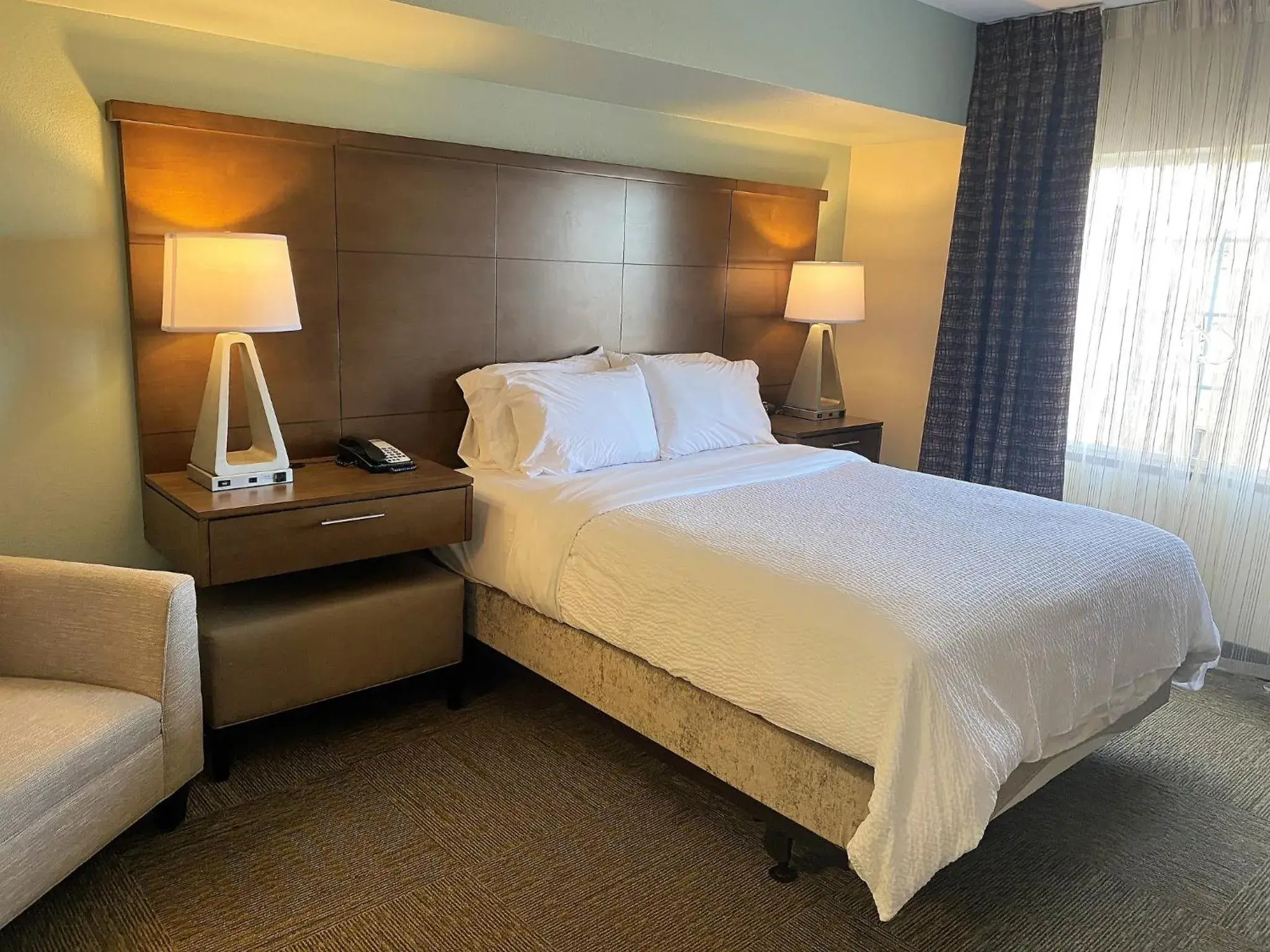 One-Bedroom Queen Room - Mobility/Hearing Accessible - Non-Smoking in Staybridge Suites Great Falls by IHG One-Bedroom Queen Room - Mobility/Hearing Accessible - Non-Smoking in Staybridge Suites Great Falls by IHG
