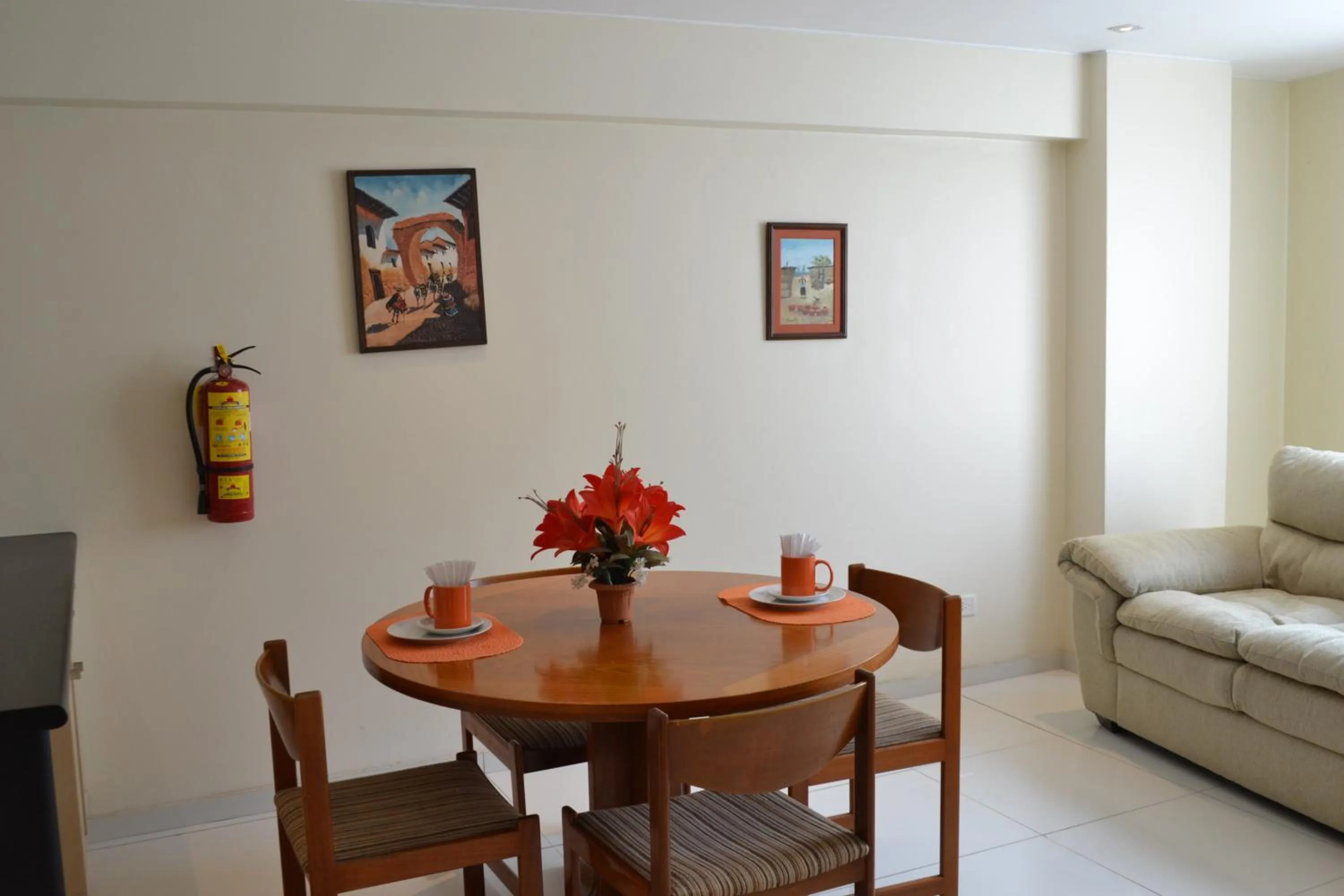 Dining area in Suite Service Apart Hotel