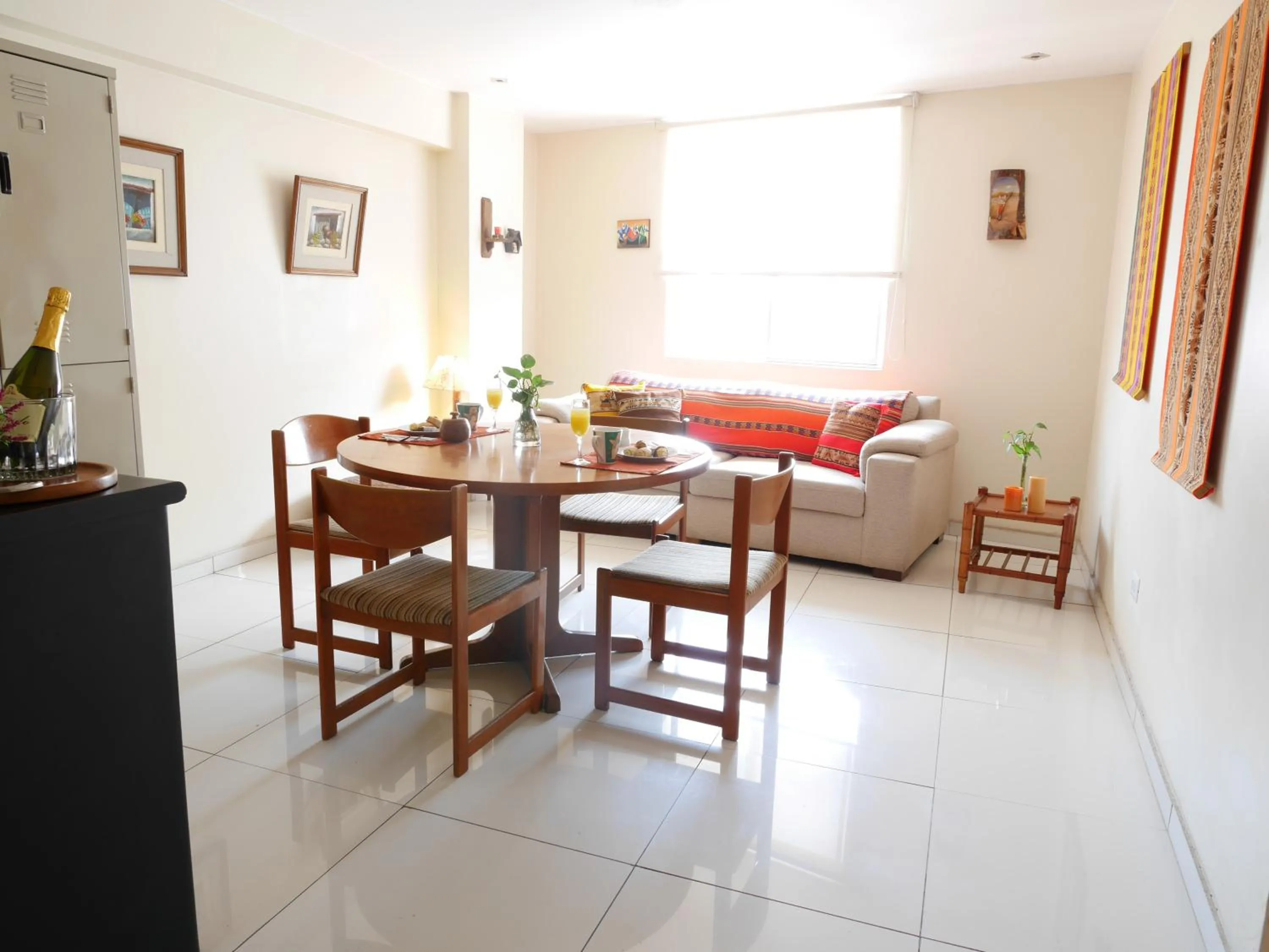 Seating area in Suite Service Apart Hotel