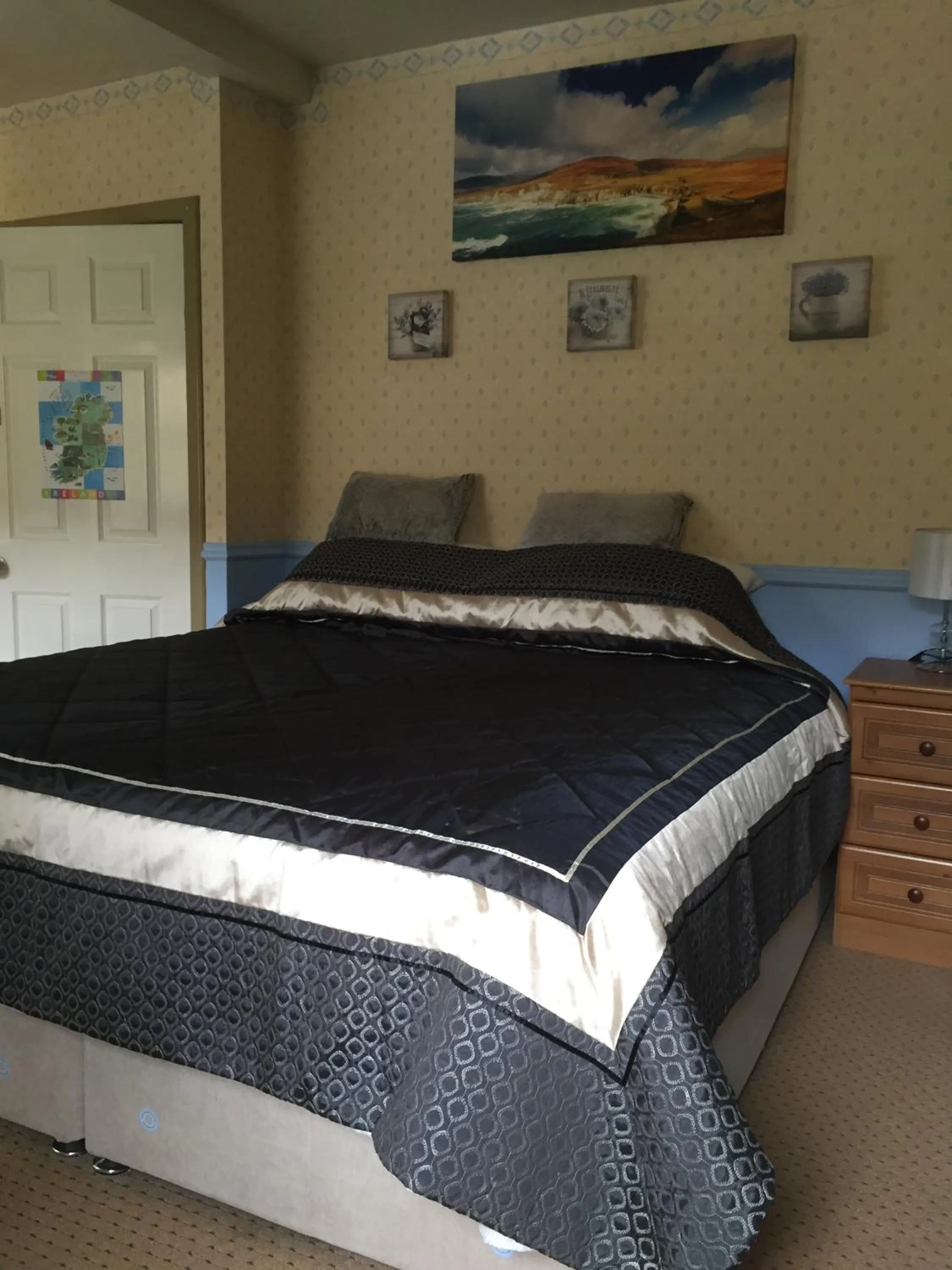 Bed in The Glen Farmhouse