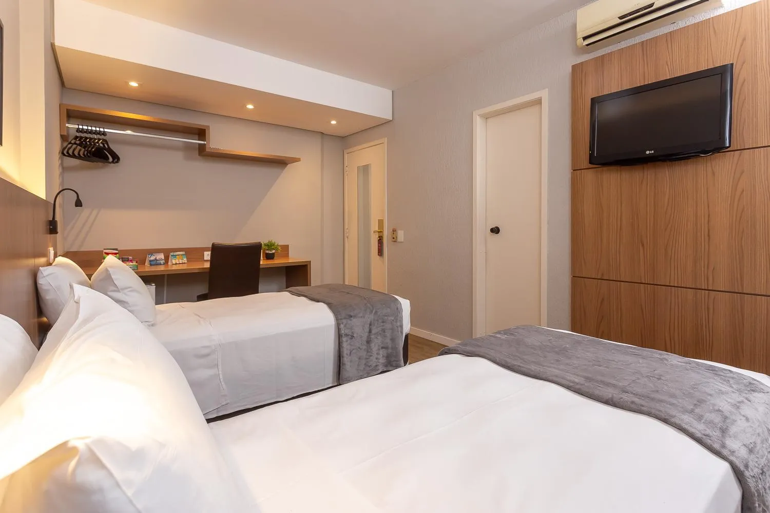 Bed in Roochelle Hotel by Nobile