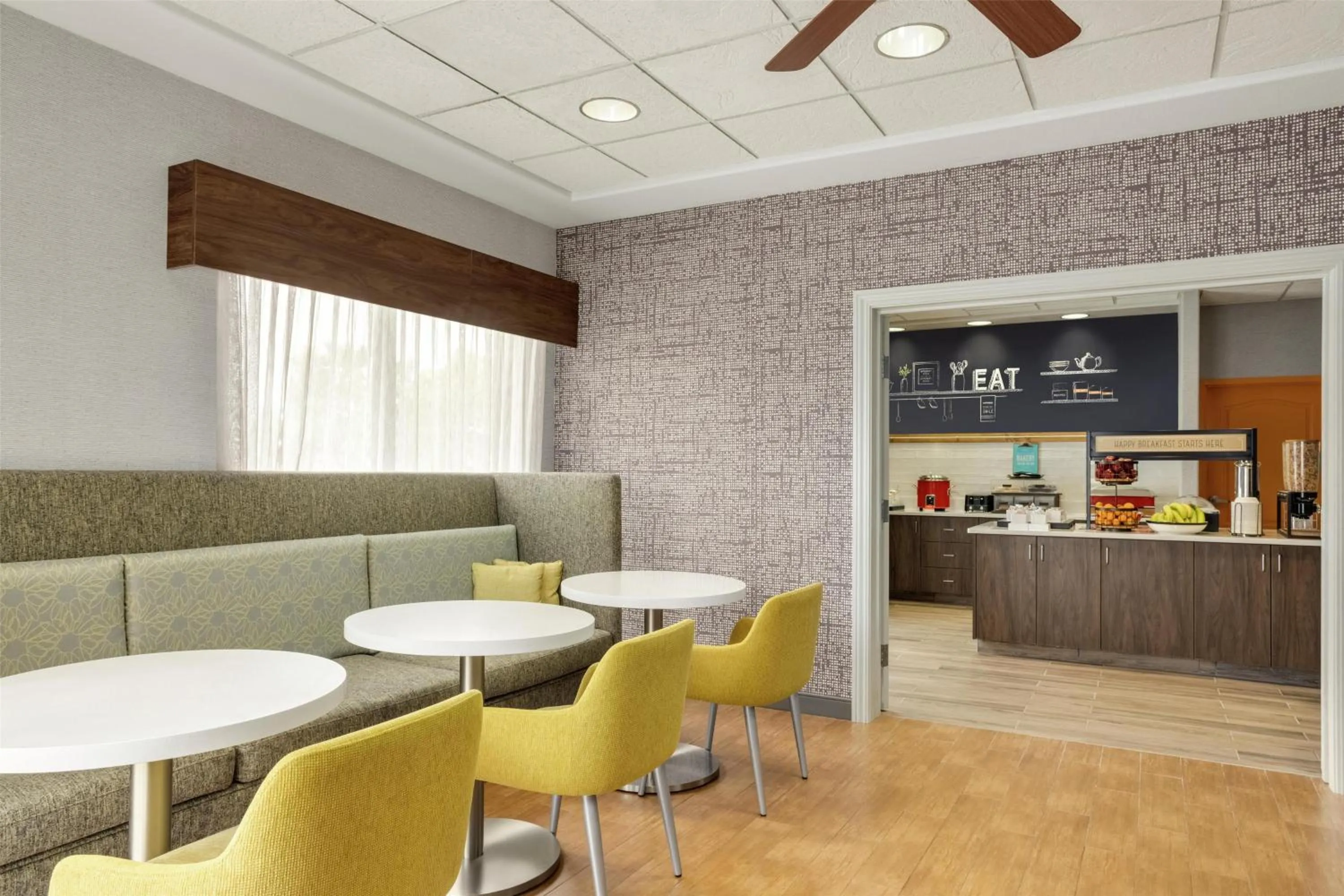 Breakfast in Hampton Inn Derby-Wichita Southeast