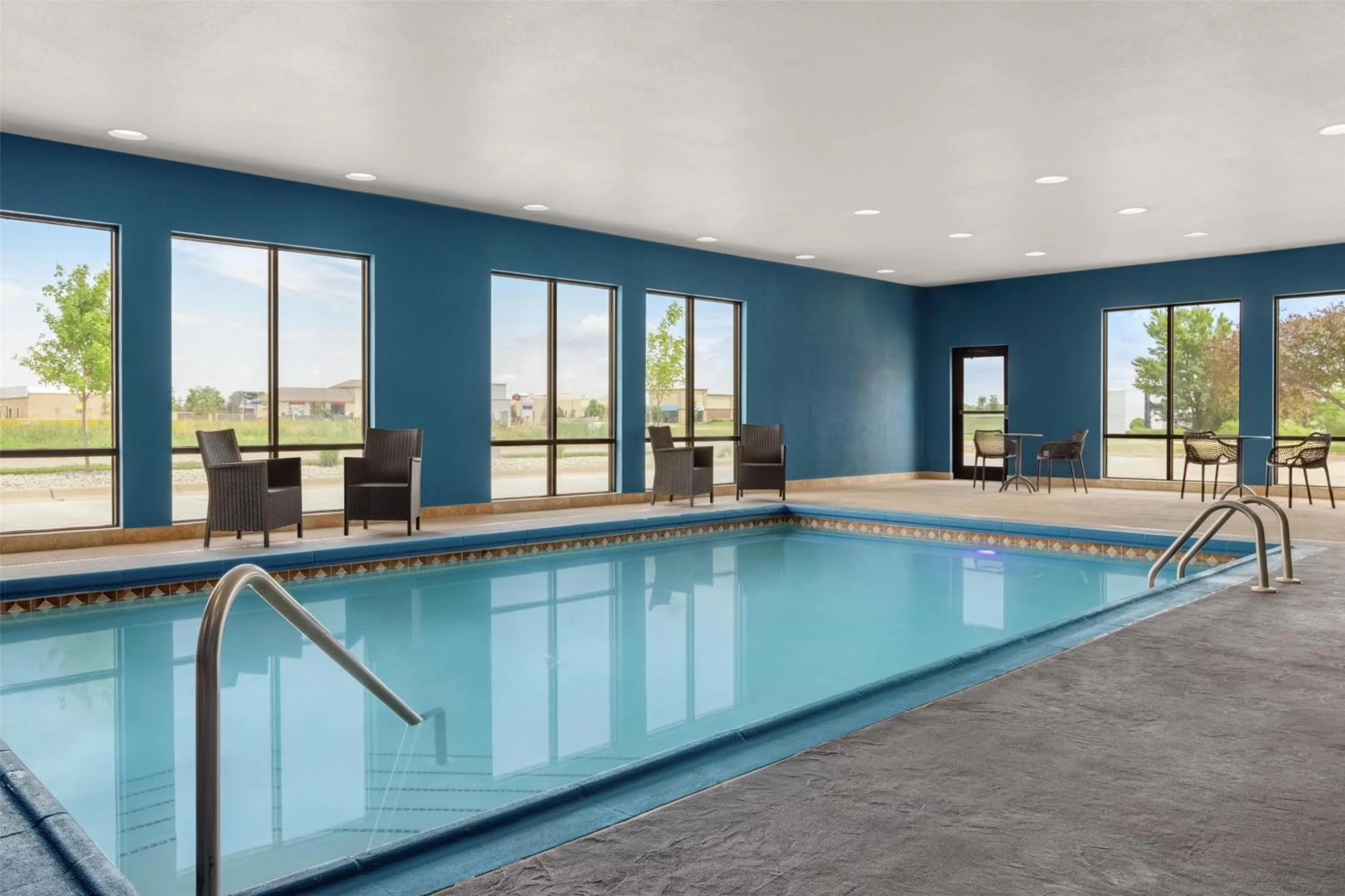 Pool view in Hampton Inn Derby-Wichita Southeast