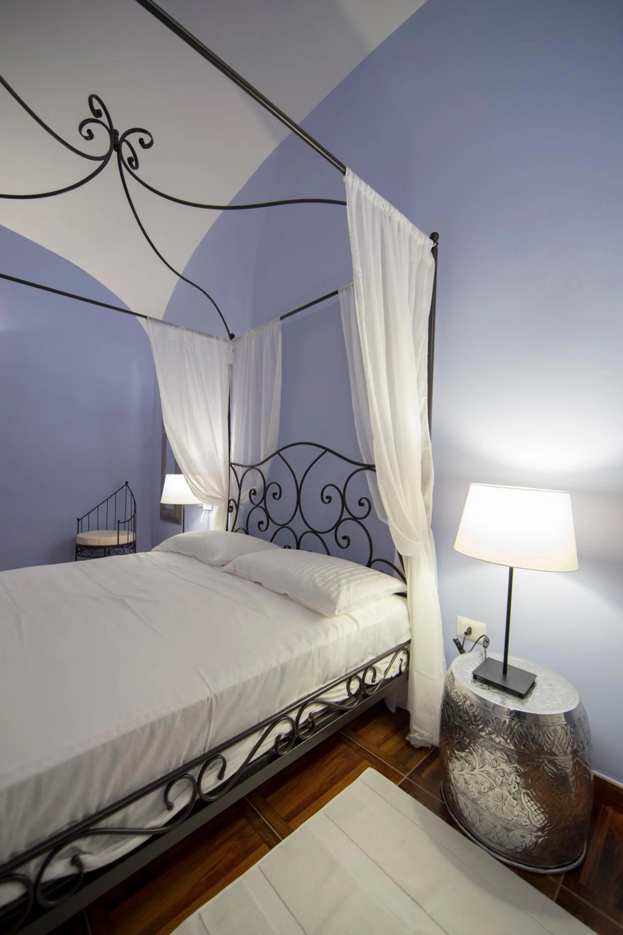 Decorative detail, Bed in Aristovascio