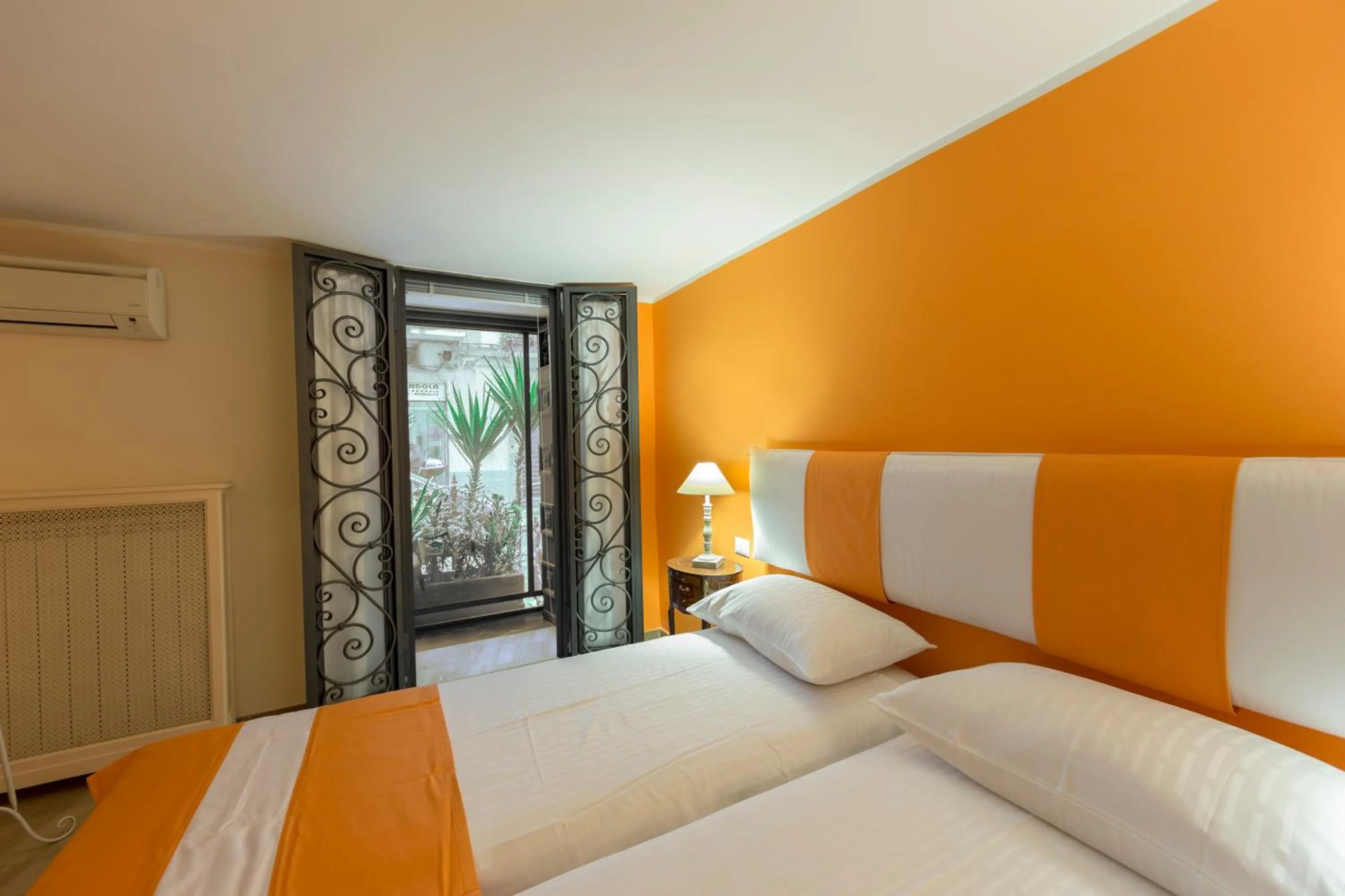 Decorative detail, Bed in Aristovascio