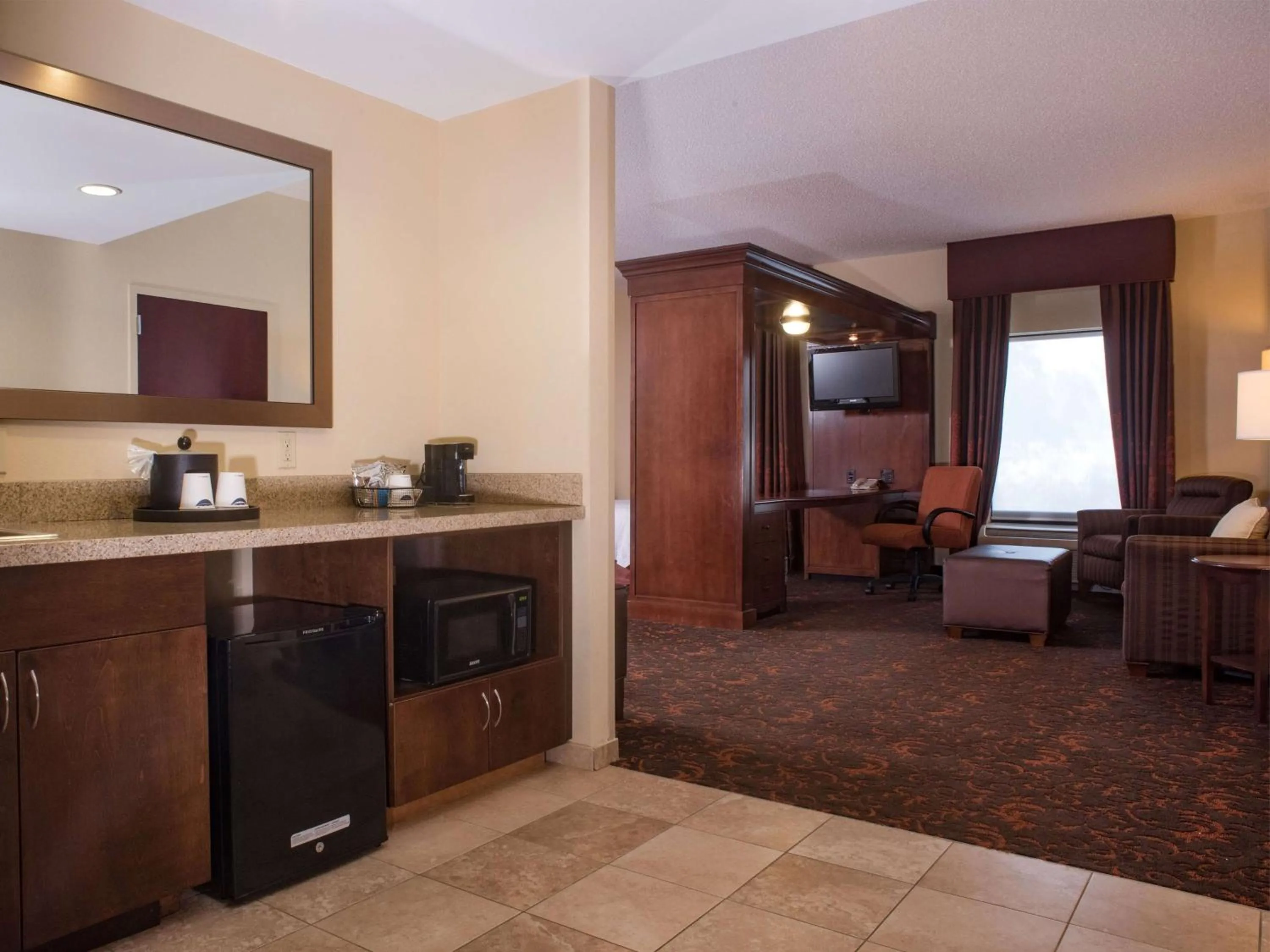 Living room in Hampton Inn and Suites Woodstock, Virginia