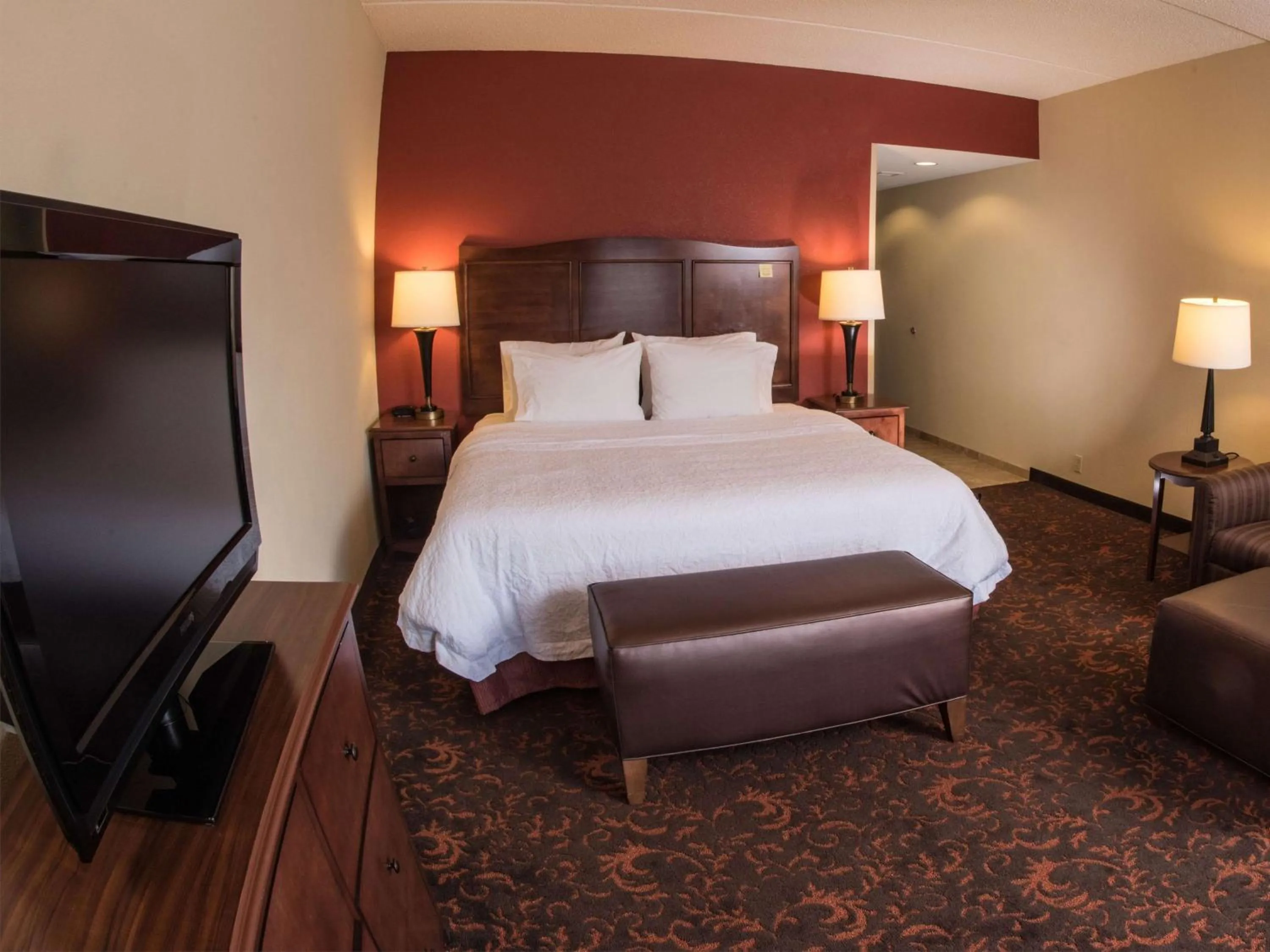 Bed in Hampton Inn and Suites Woodstock, Virginia