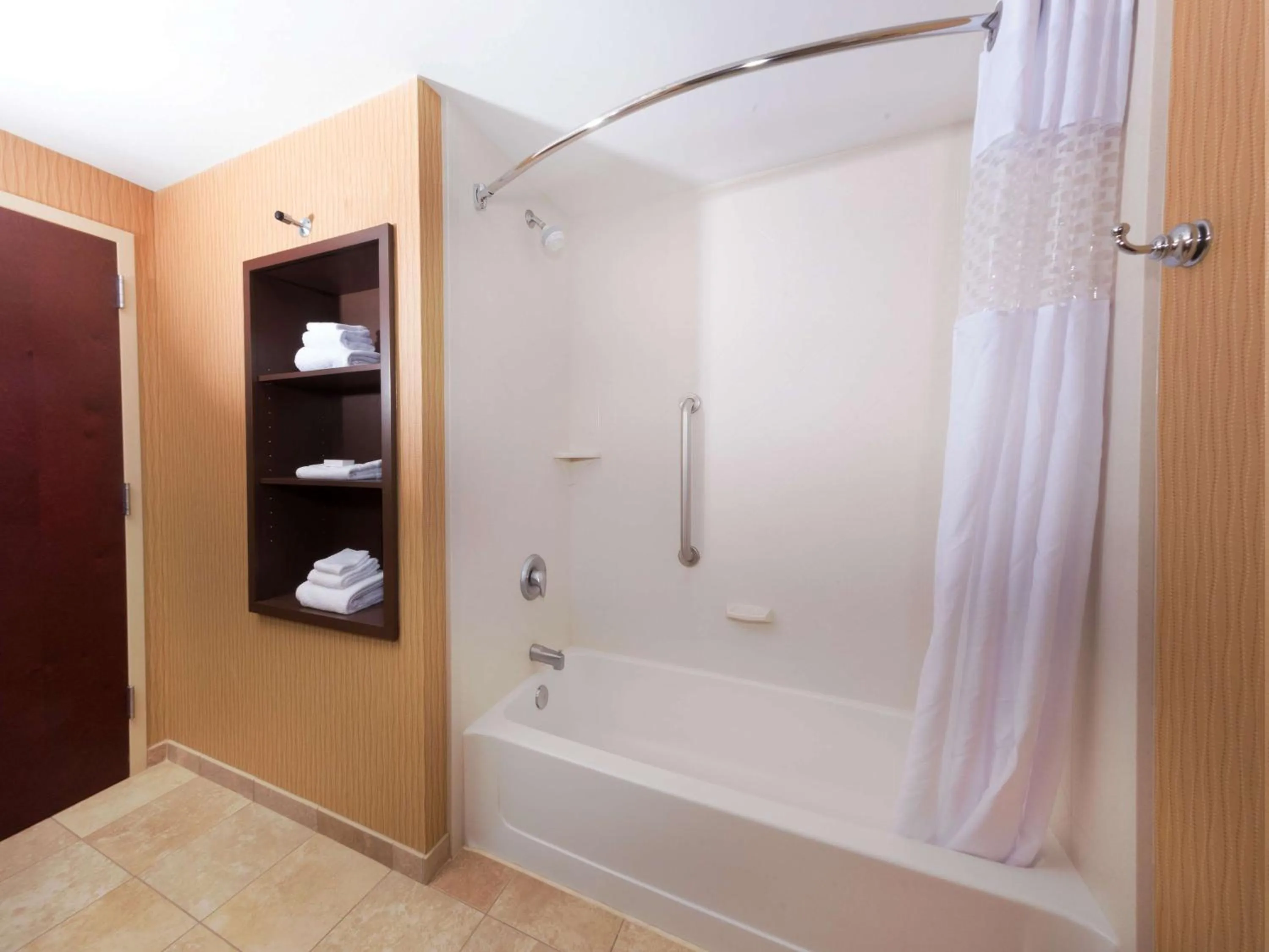 Bathroom in Hampton Inn and Suites Woodstock, Virginia