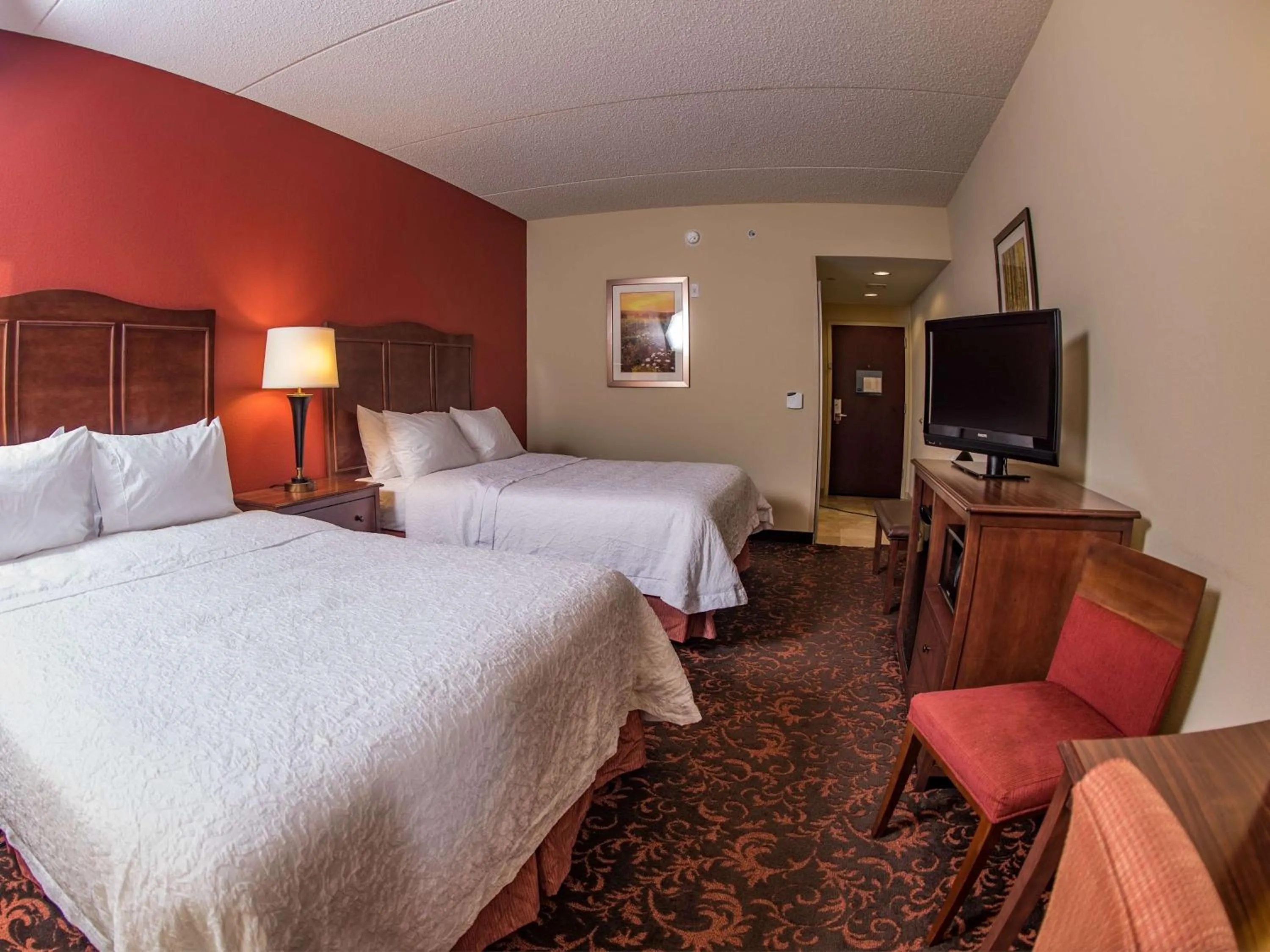 Bed in Hampton Inn and Suites Woodstock, Virginia