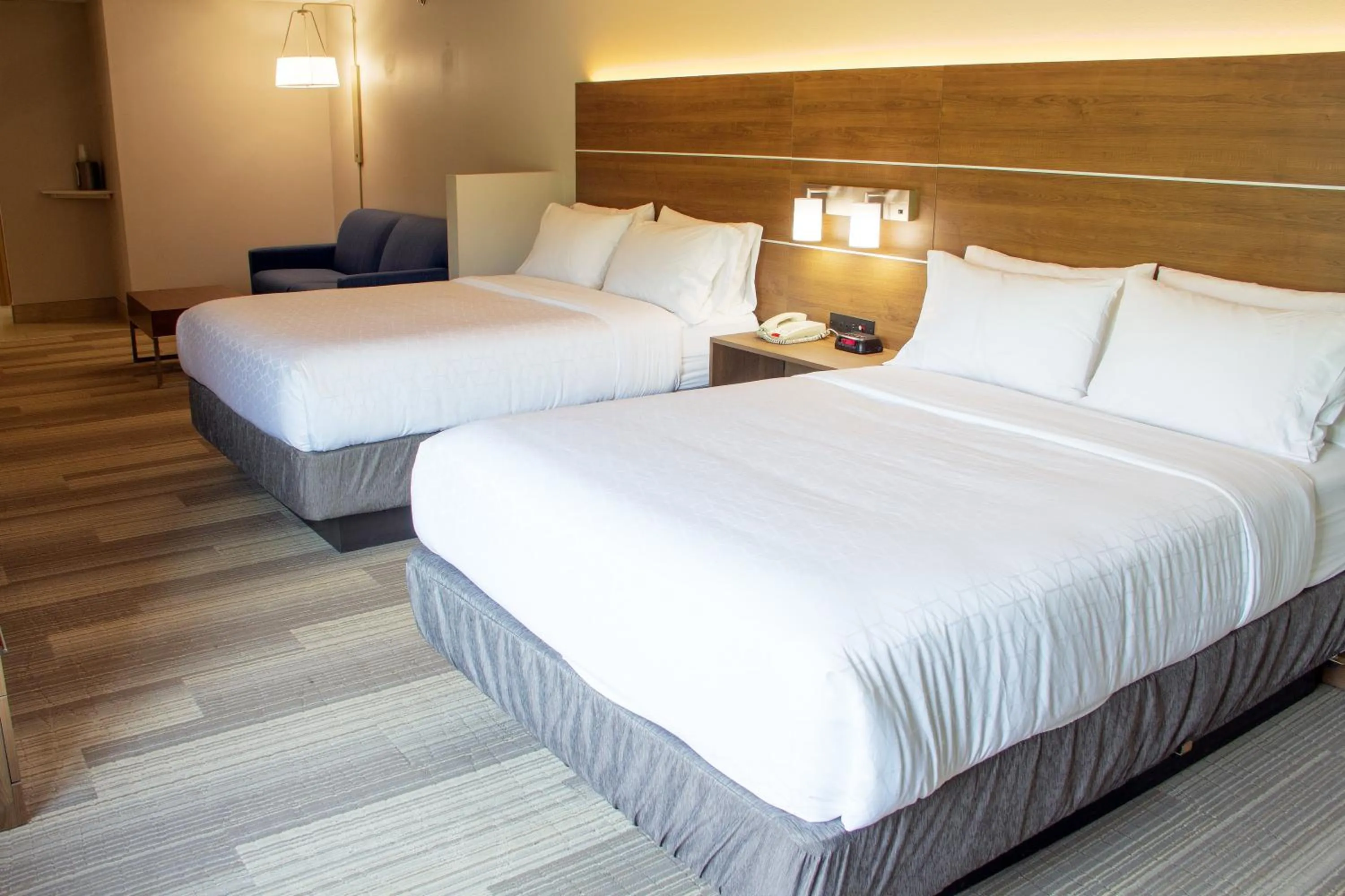 Photo of the whole room, Bed in Holiday Inn Express & Suites Lexington Downtown Area-Keeneland by IHG