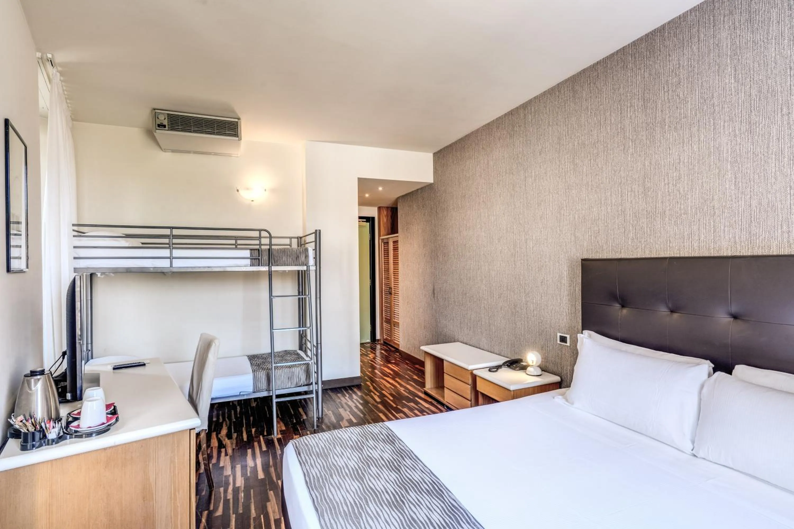 Bedroom, Bed in Albergo Firenze