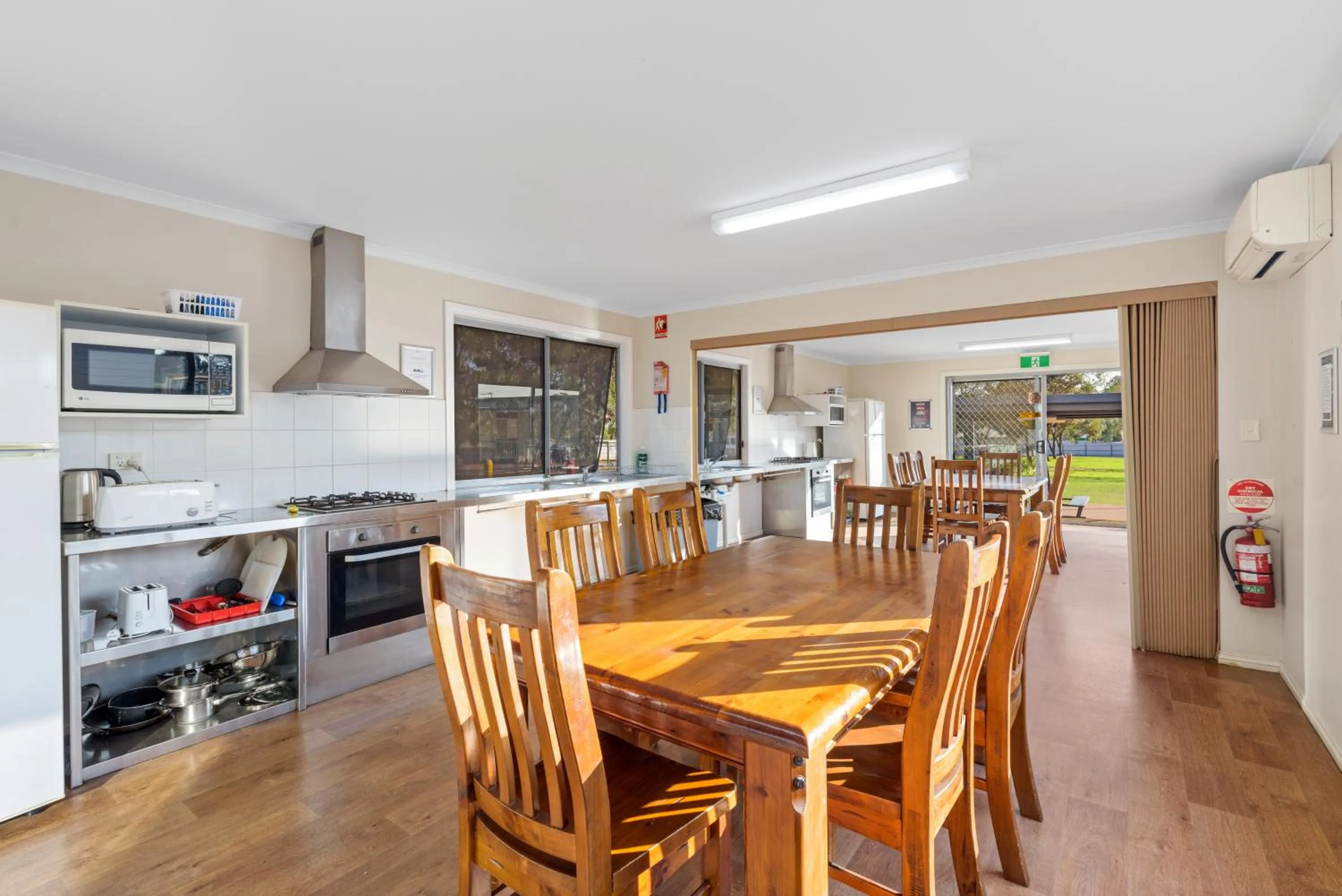 Communal kitchen in Discovery Parks - Port Augusta