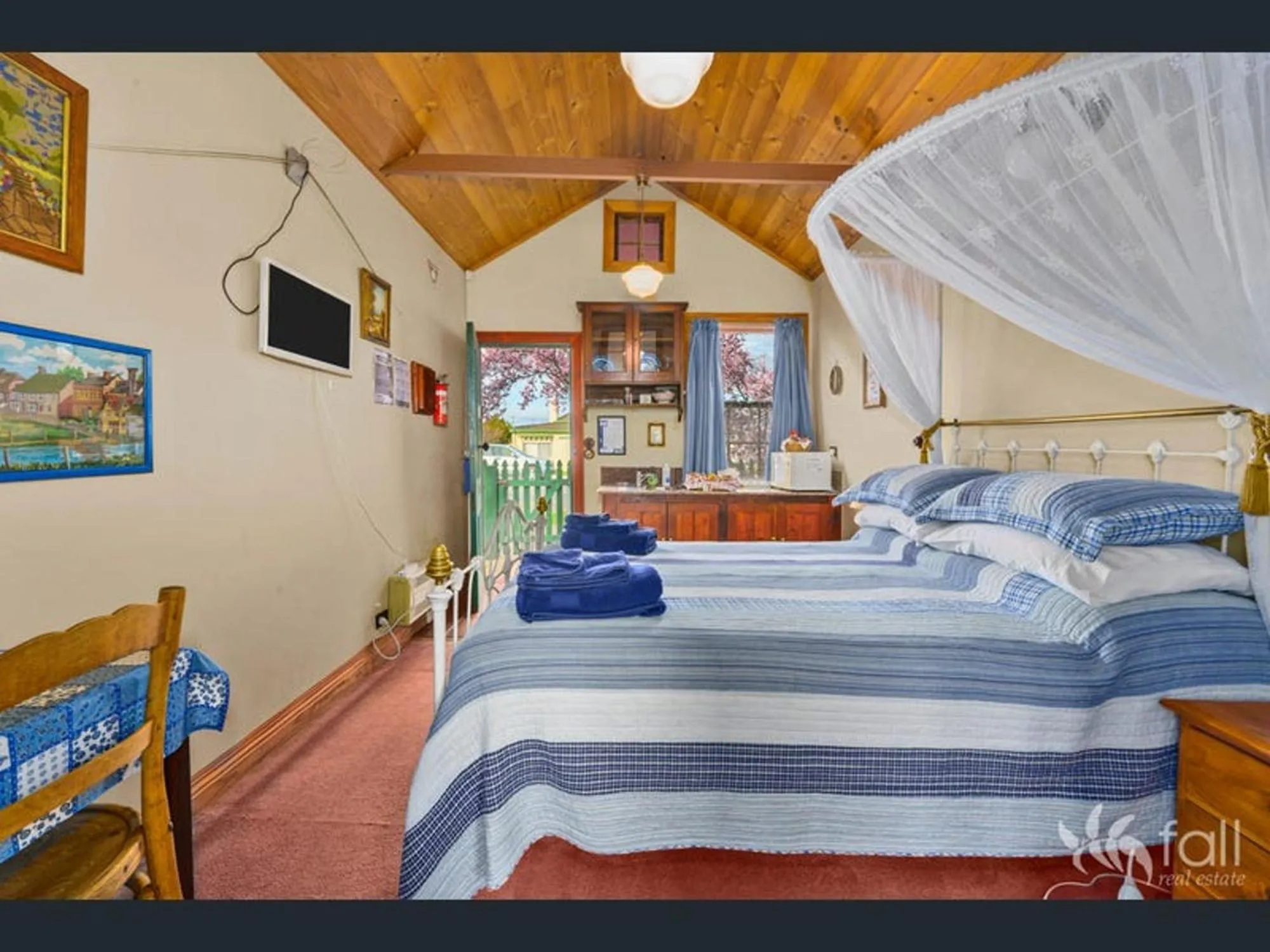 Photo of the whole room, Bed in Sorell Barracks