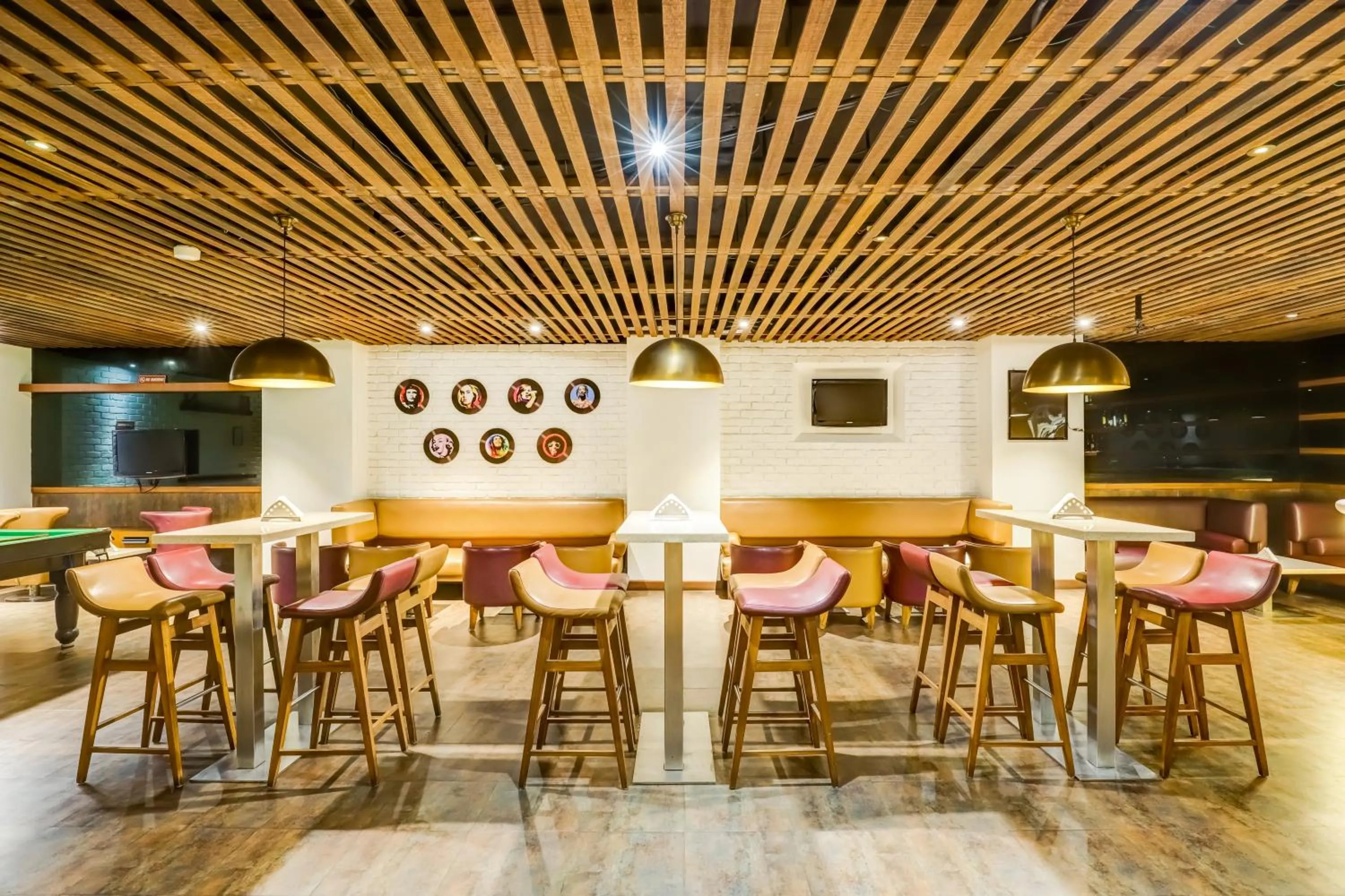 Restaurant/places to eat in Lemon Tree Hotel Electronics City