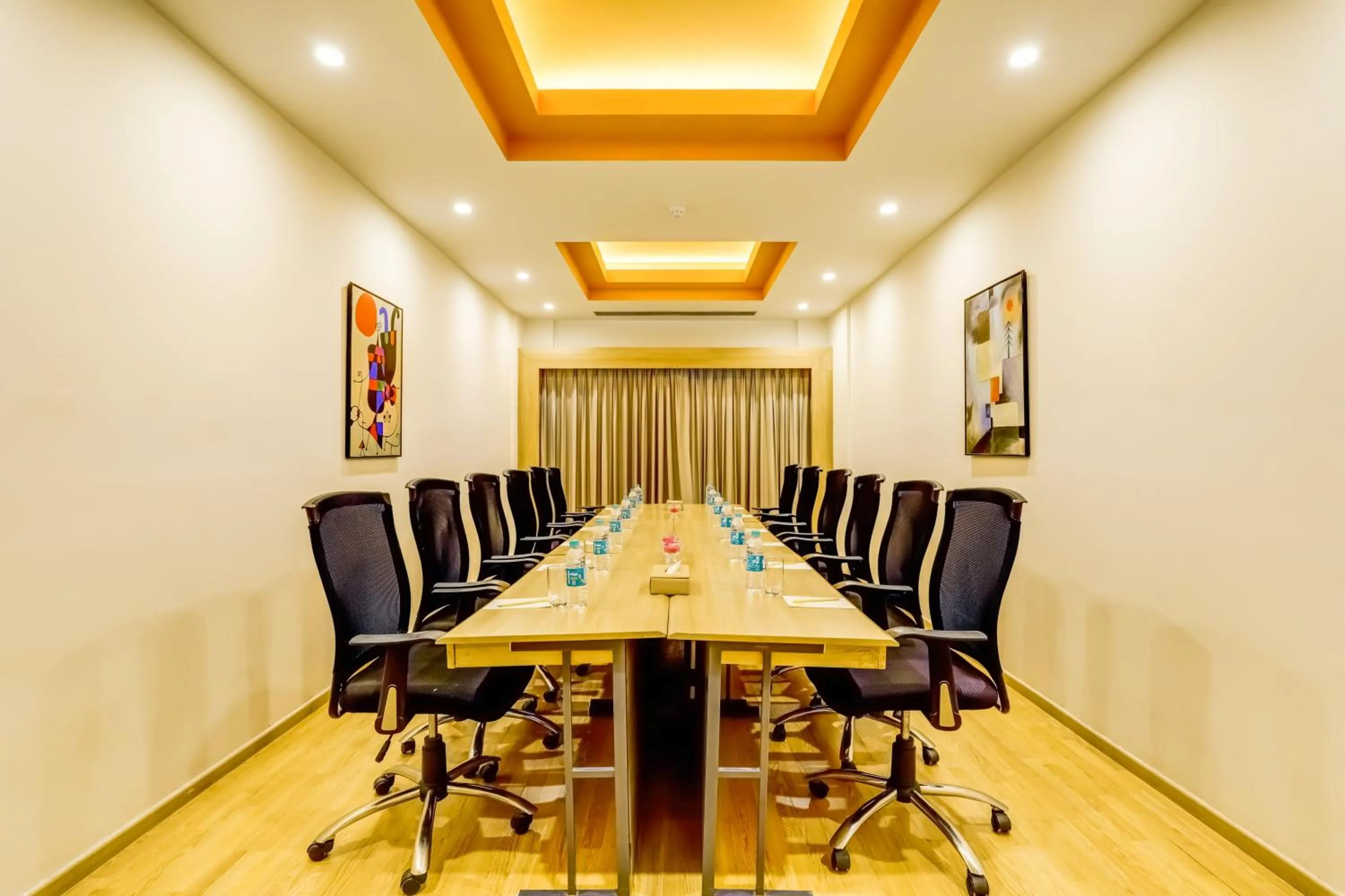 Meeting/conference room in Lemon Tree Hotel Electronics City