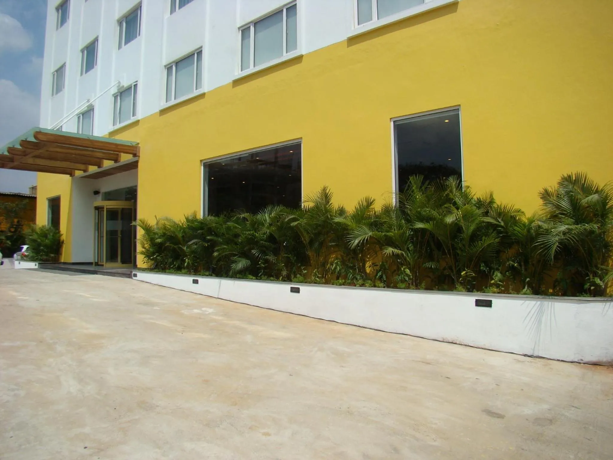 Facade/entrance in Lemon Tree Hotel Chennai