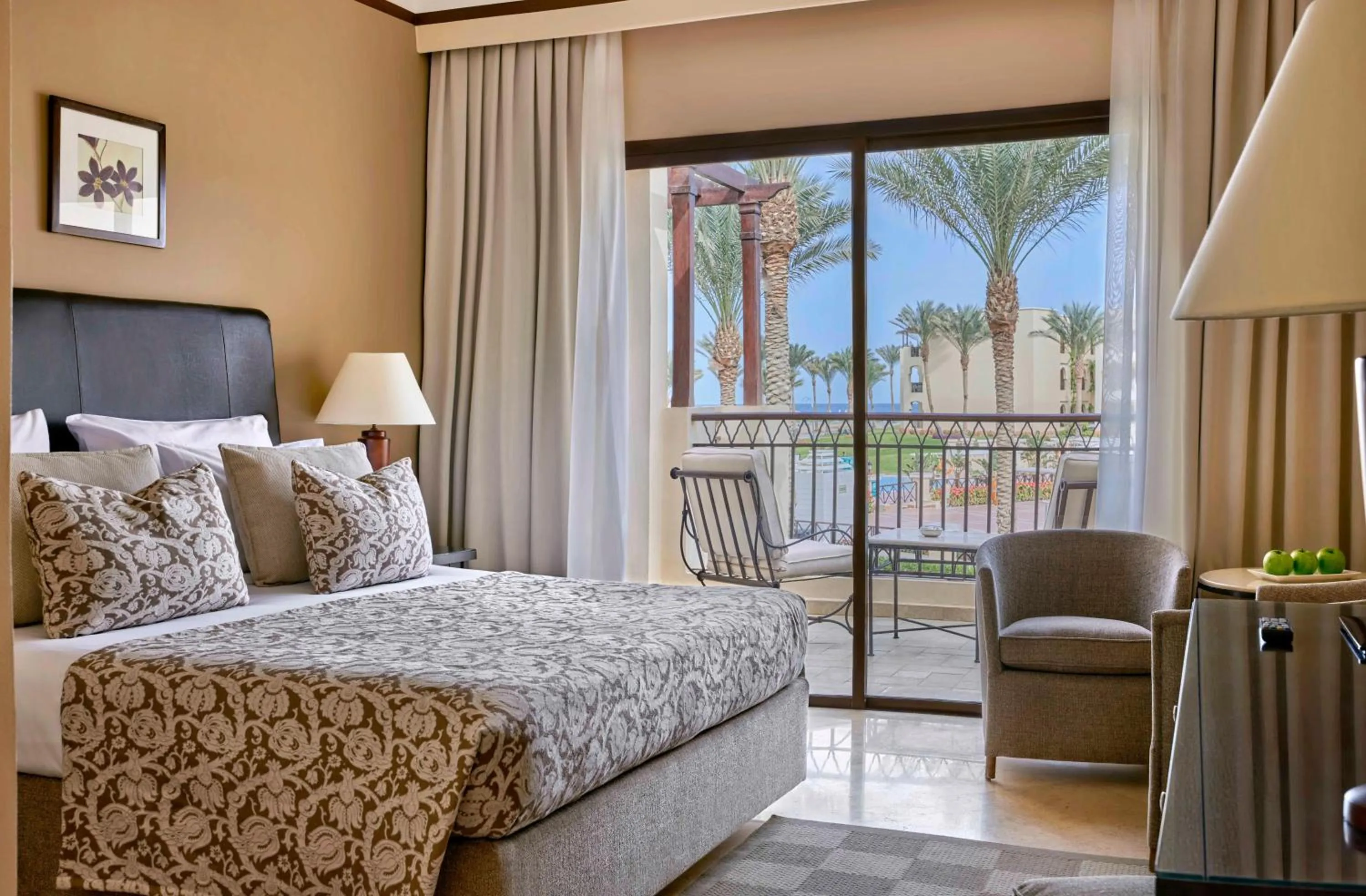 Photo of the whole room, Bed in JAZ Lamaya Resort