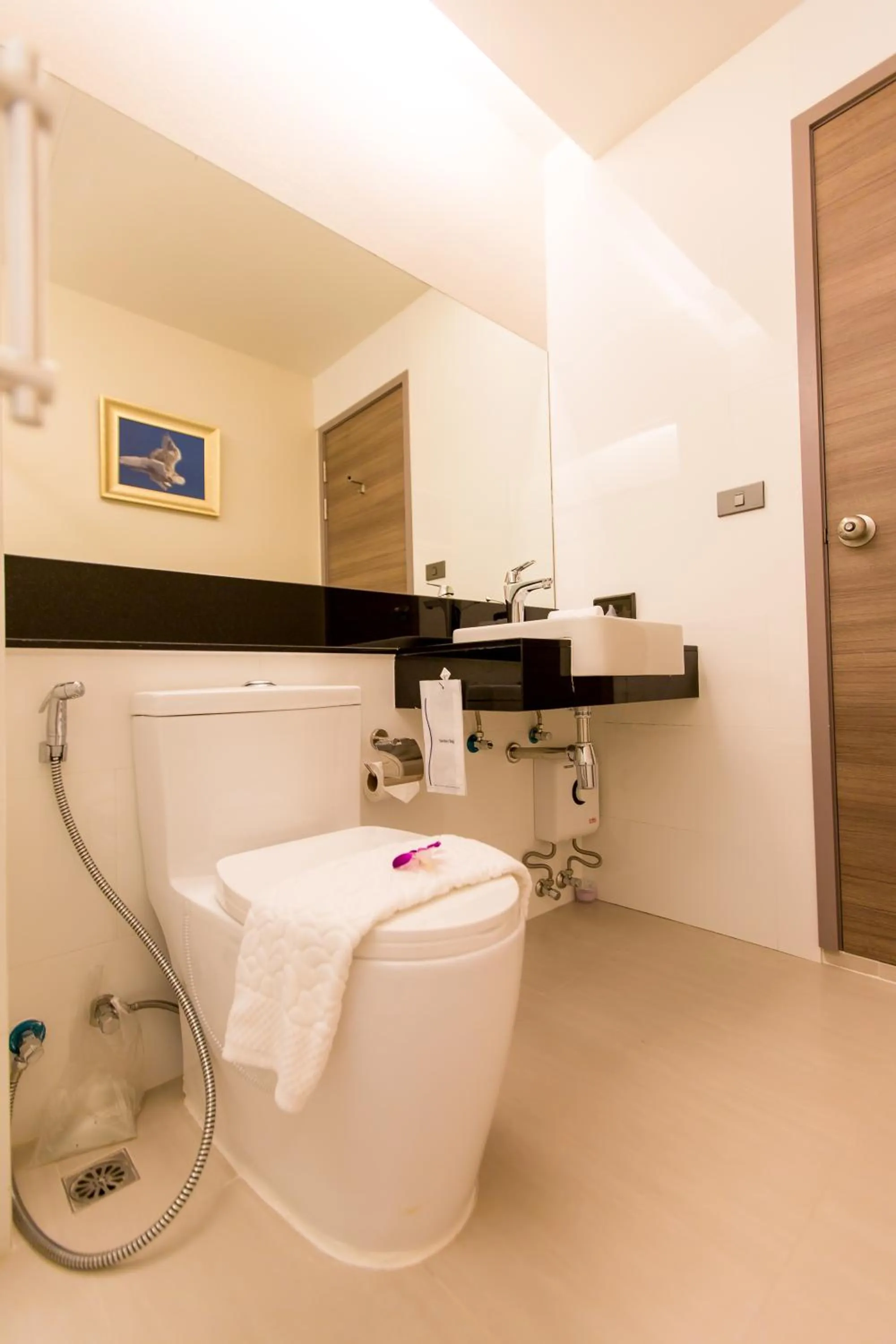 Bathroom in Rung Aroon Hotel By Le Siri