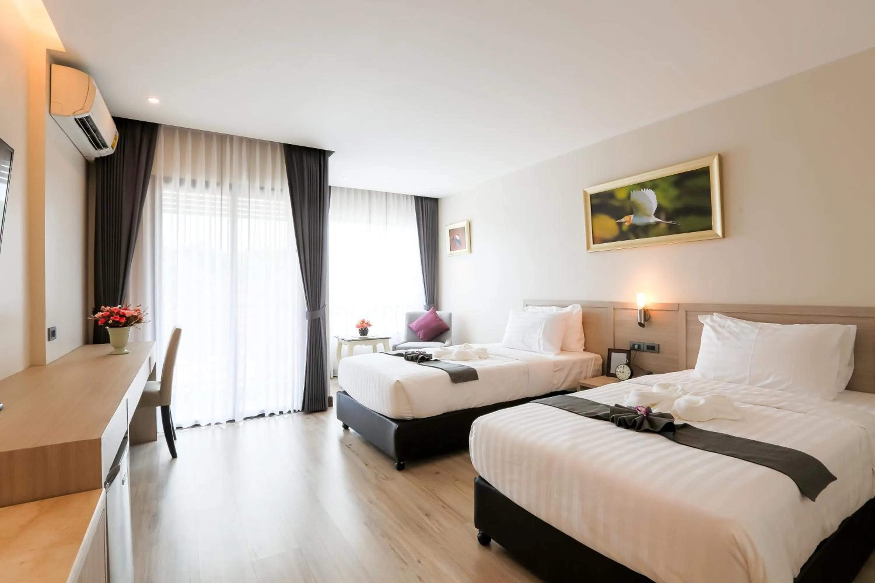 Photo of the whole room, Bed in Rung Aroon Hotel By Le Siri