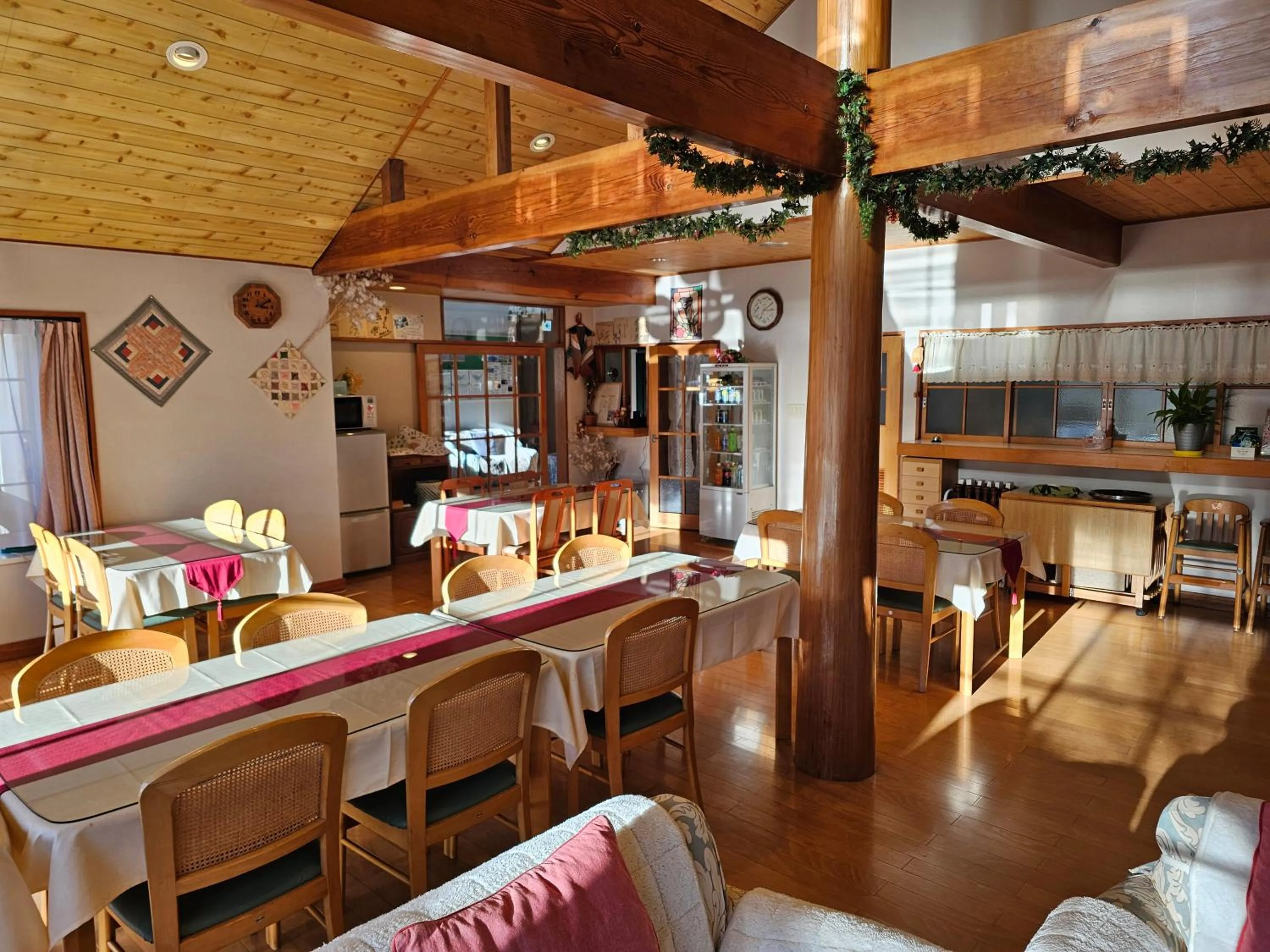 Communal lounge/ TV room in Pension Avenue