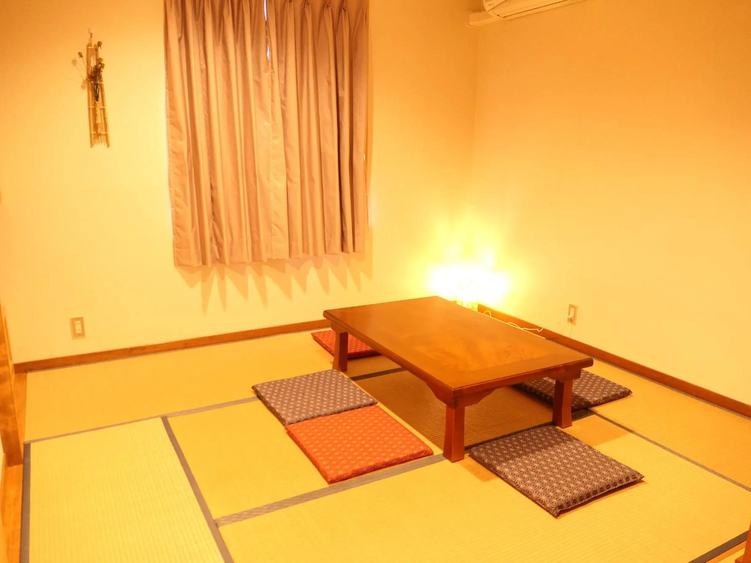 Photo of the whole room in Pension Avenue